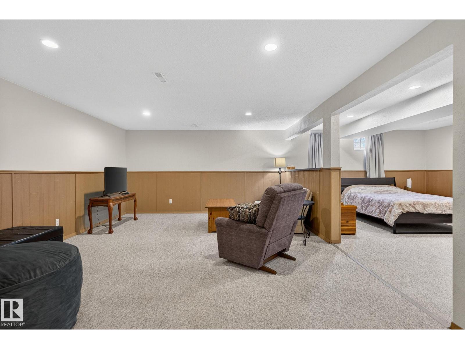 4911 46 ST - 51