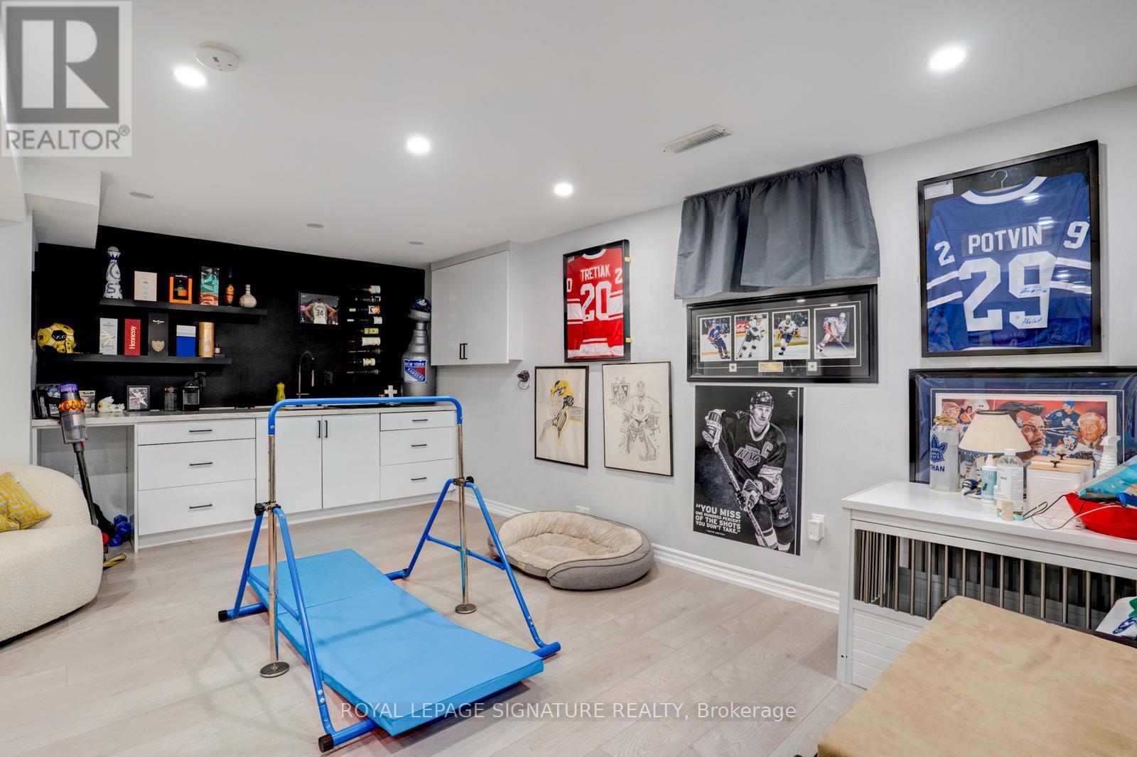 216 HUNTSMILL BOULEVARD - 36