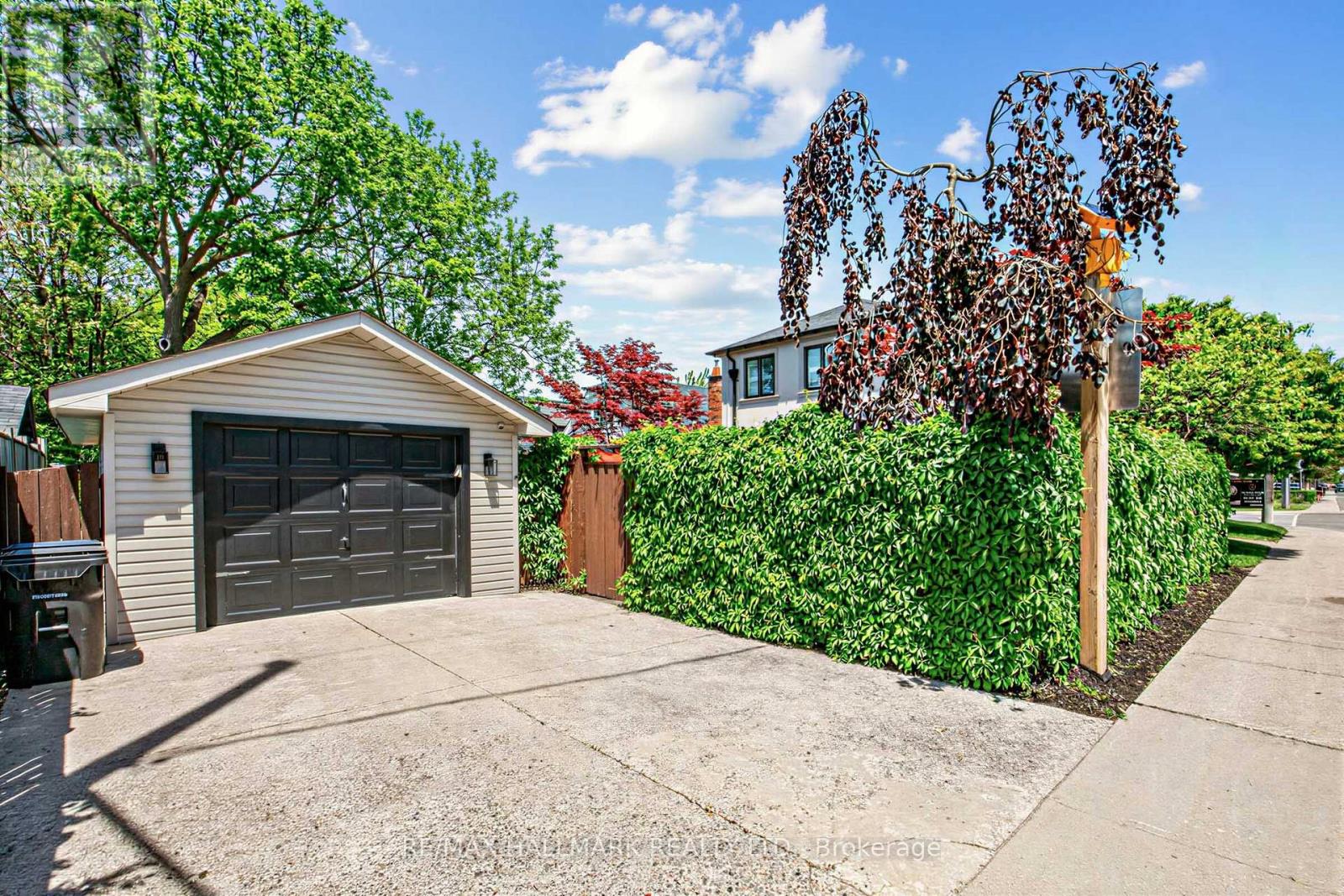 86 BINSWOOD AVENUE - 41