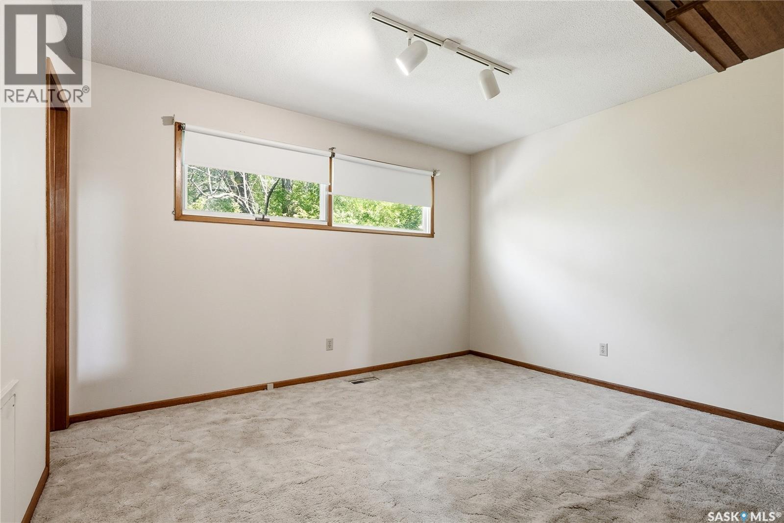 54 St Lawrence CRESCENT — photo 17