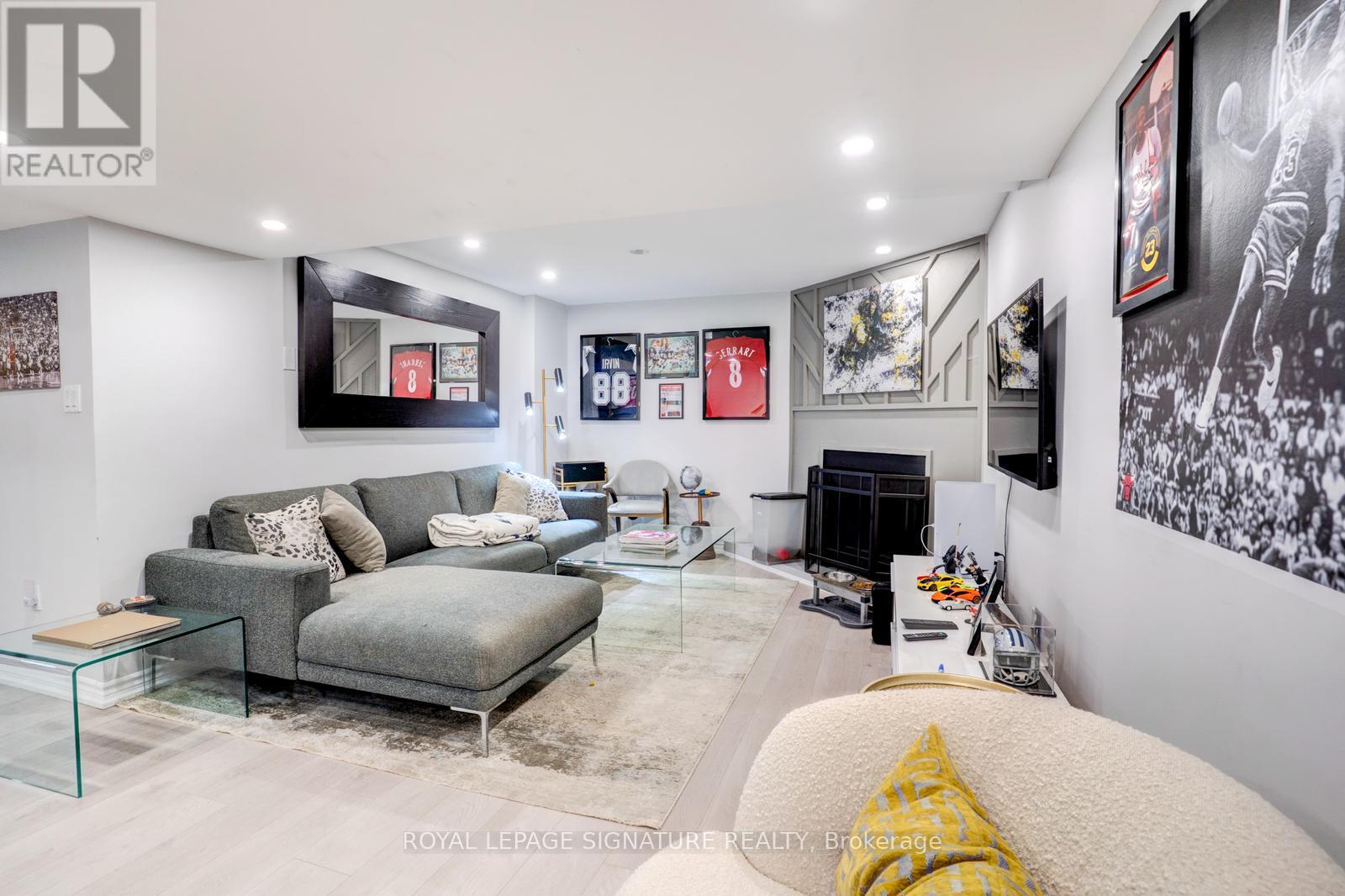 216 HUNTSMILL BOULEVARD - 38