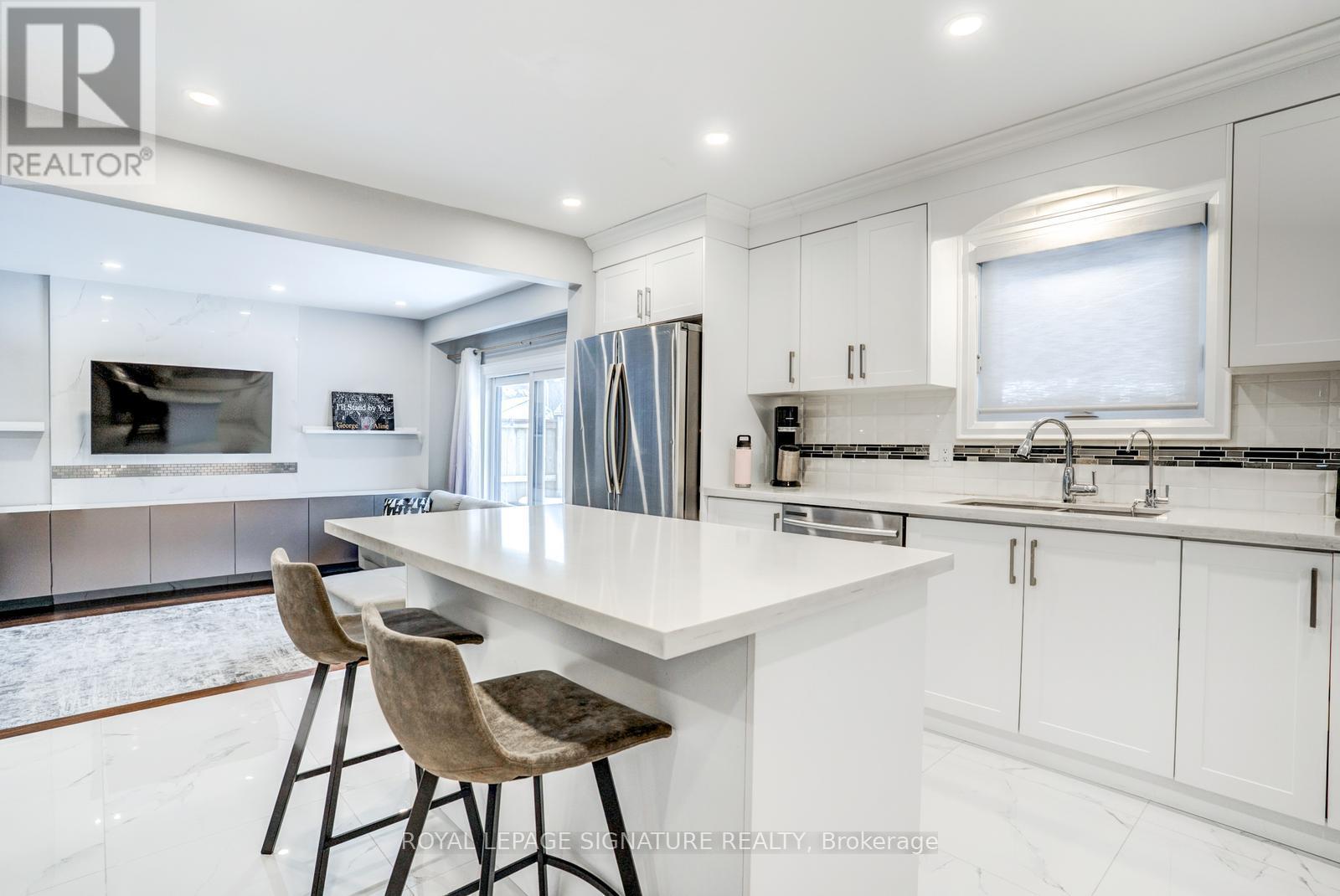 216 HUNTSMILL BOULEVARD - 11