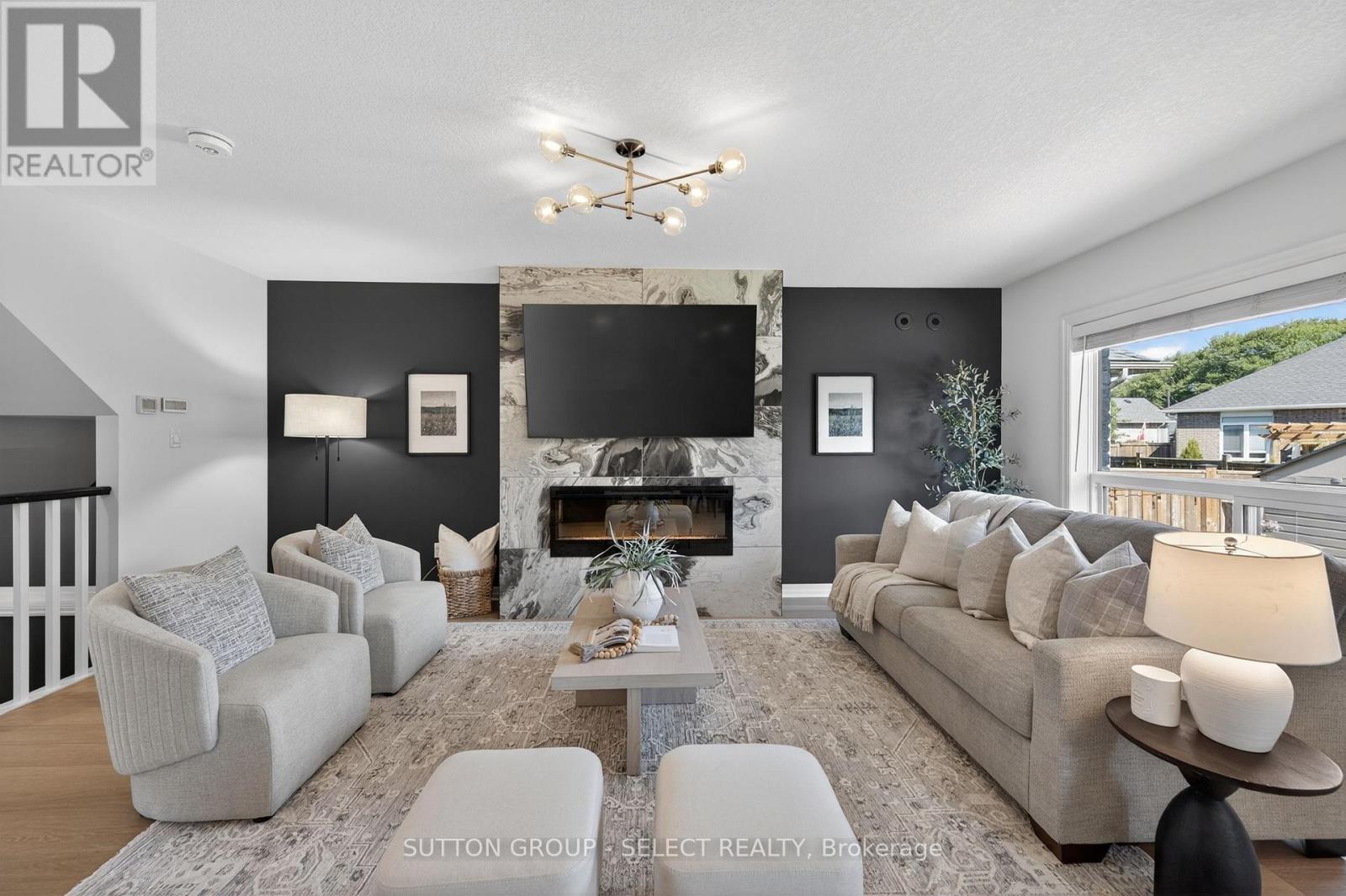 38 FOXTAIL LANE