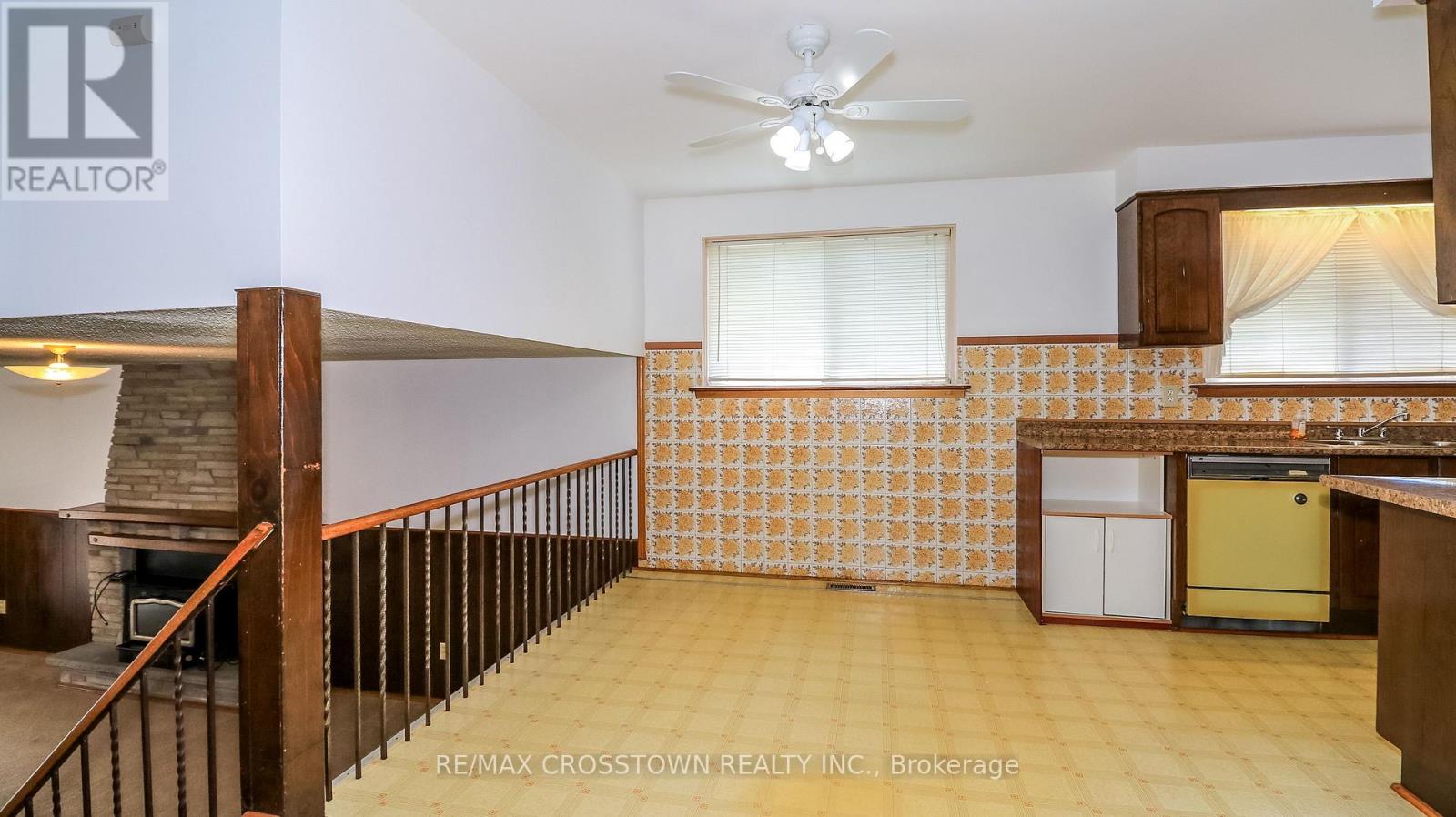 31 LEE AVENUE - 16