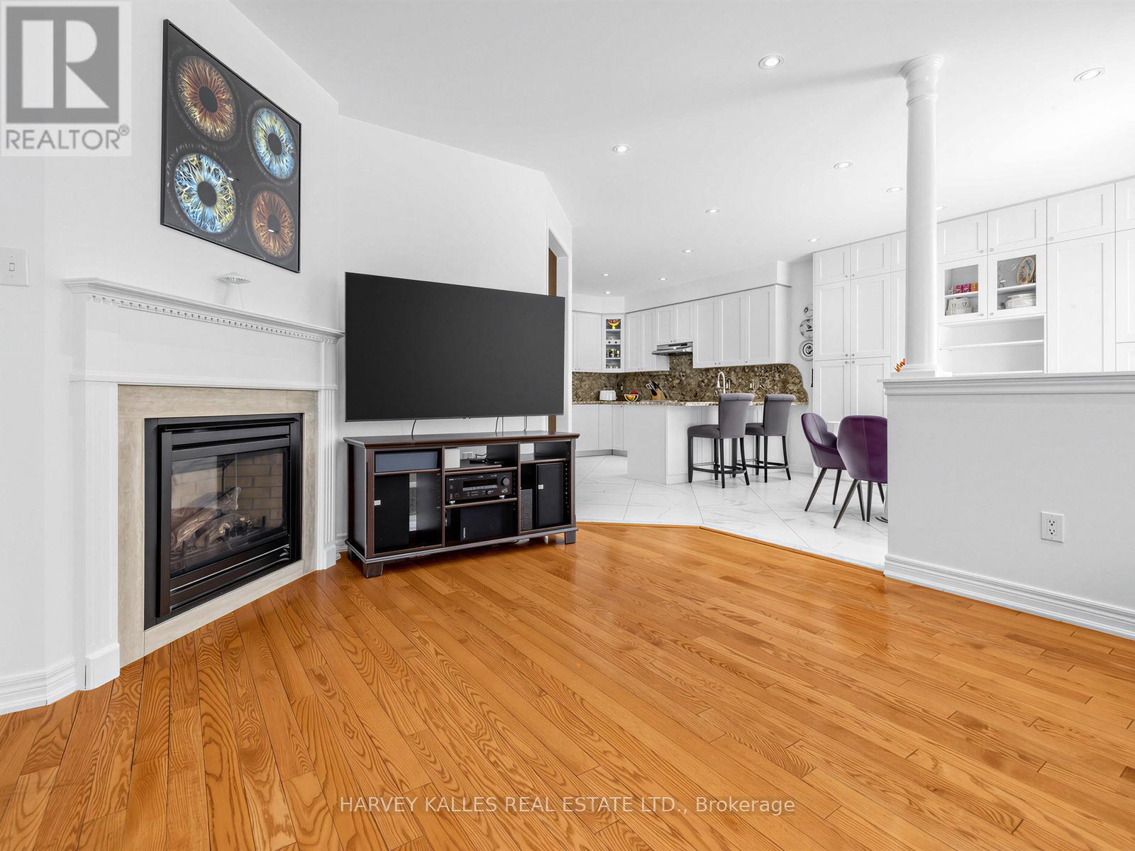 28 SOUTHVALE DRIVE - 14