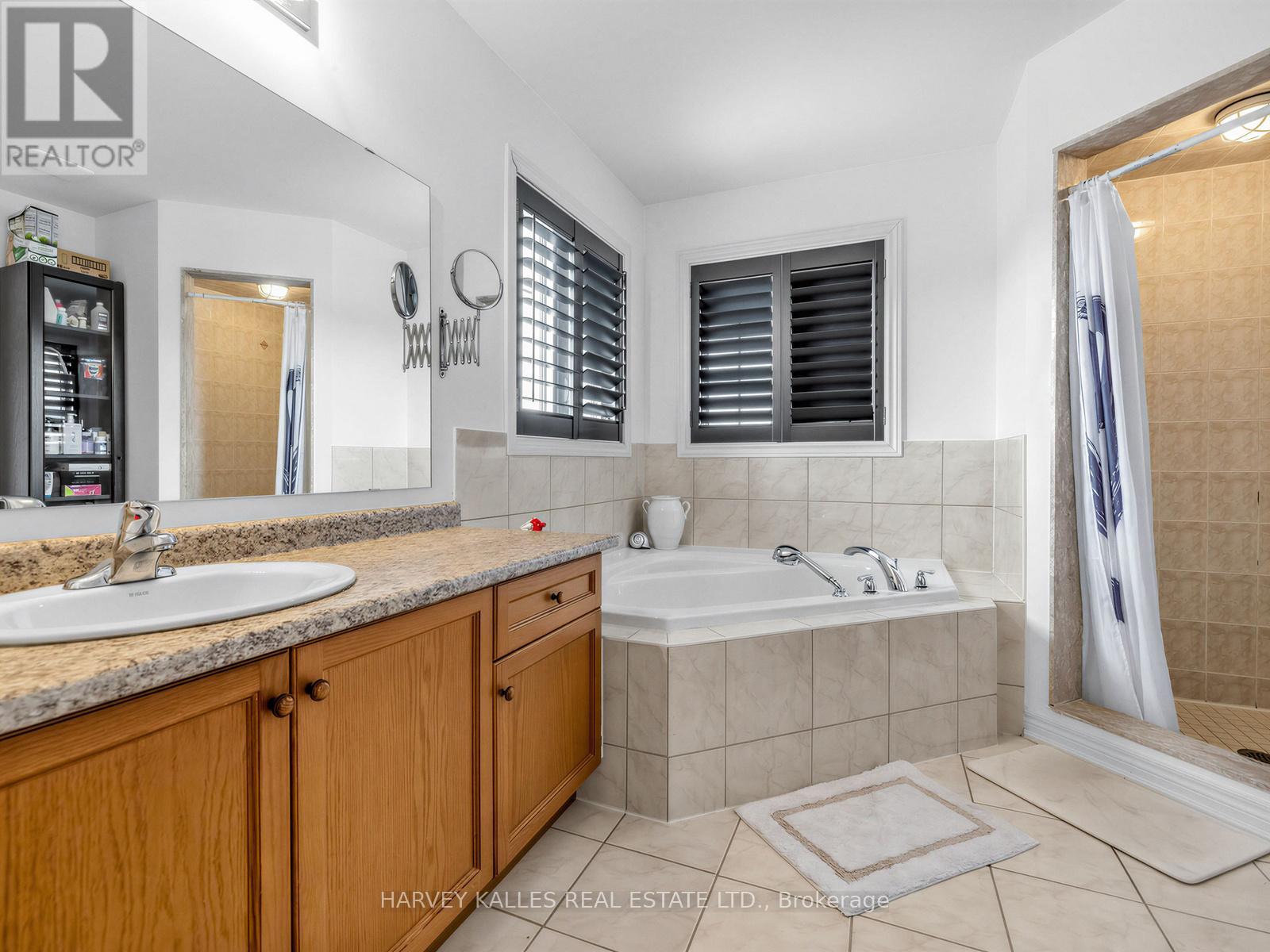 28 SOUTHVALE DRIVE - 19