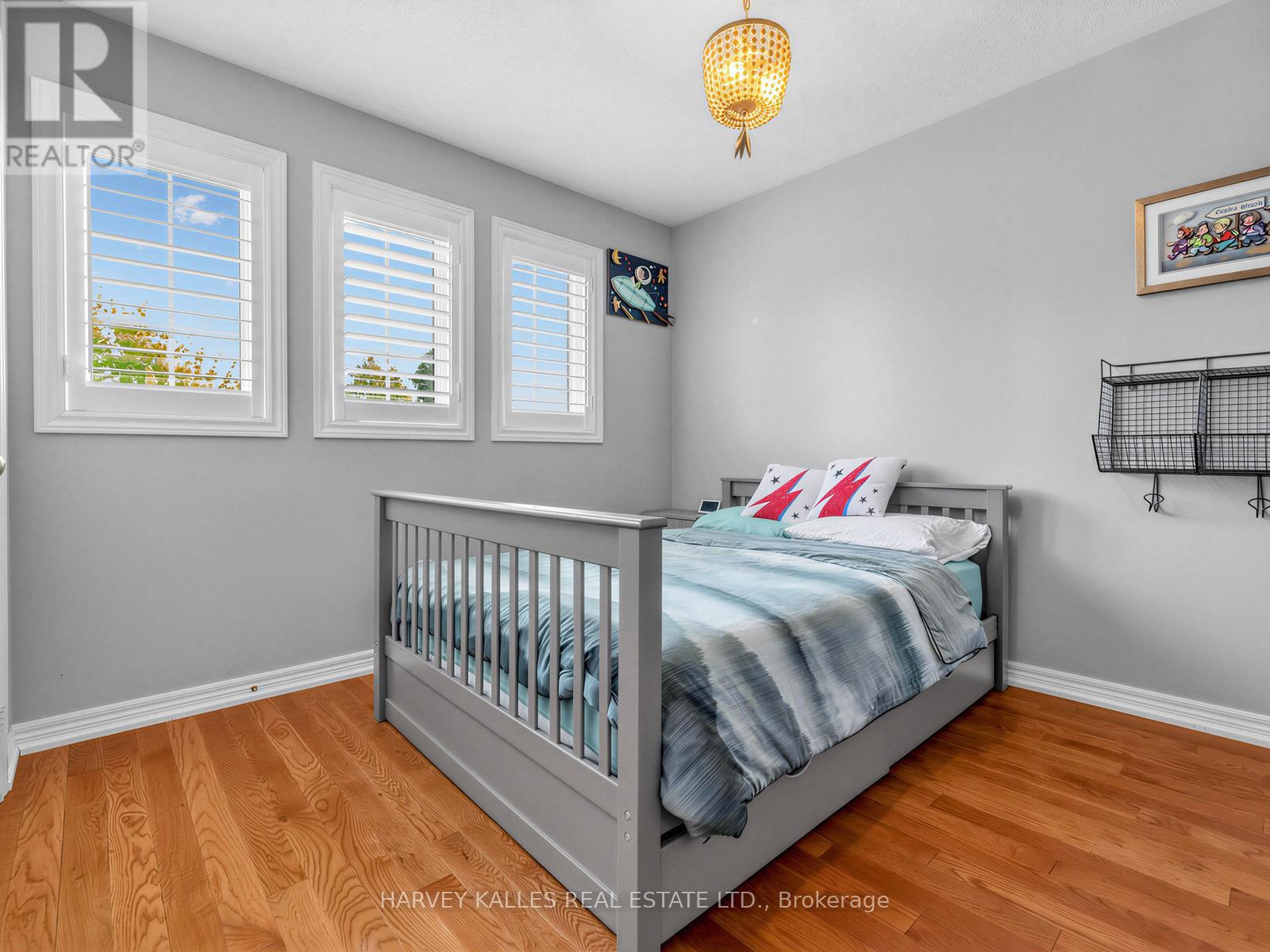 28 SOUTHVALE DRIVE - 21