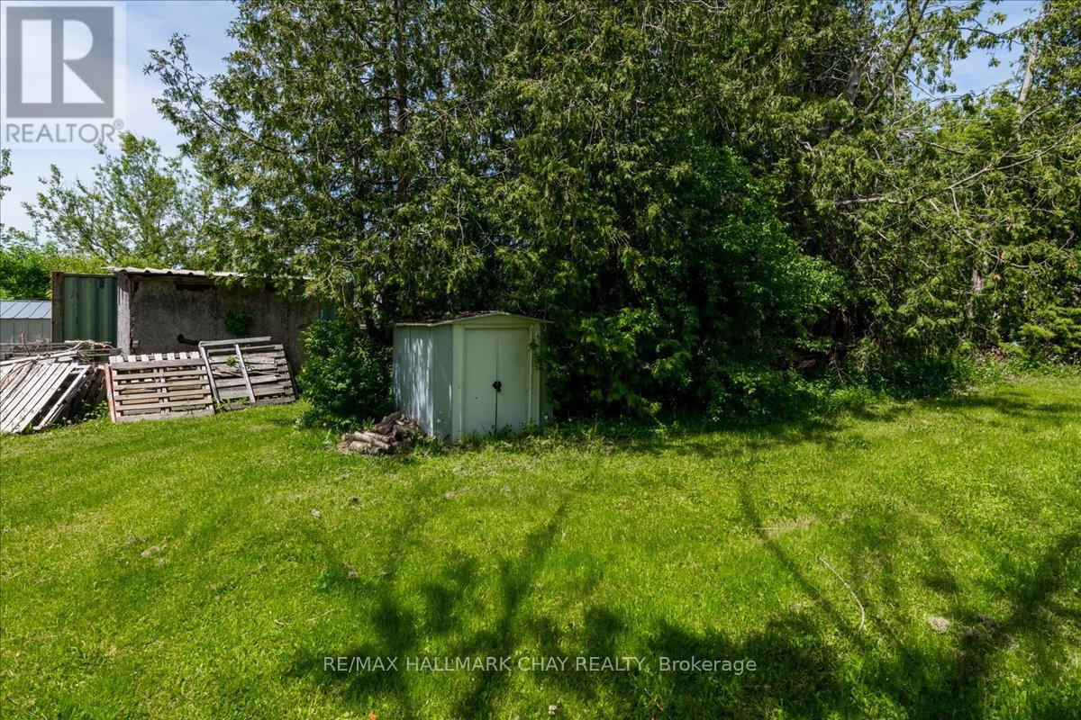 1056 EWART STREET - 12