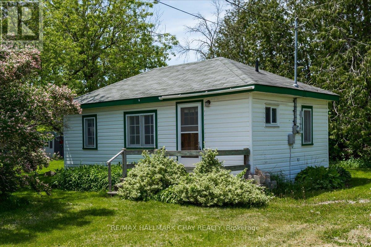 1056 EWART STREET - 16