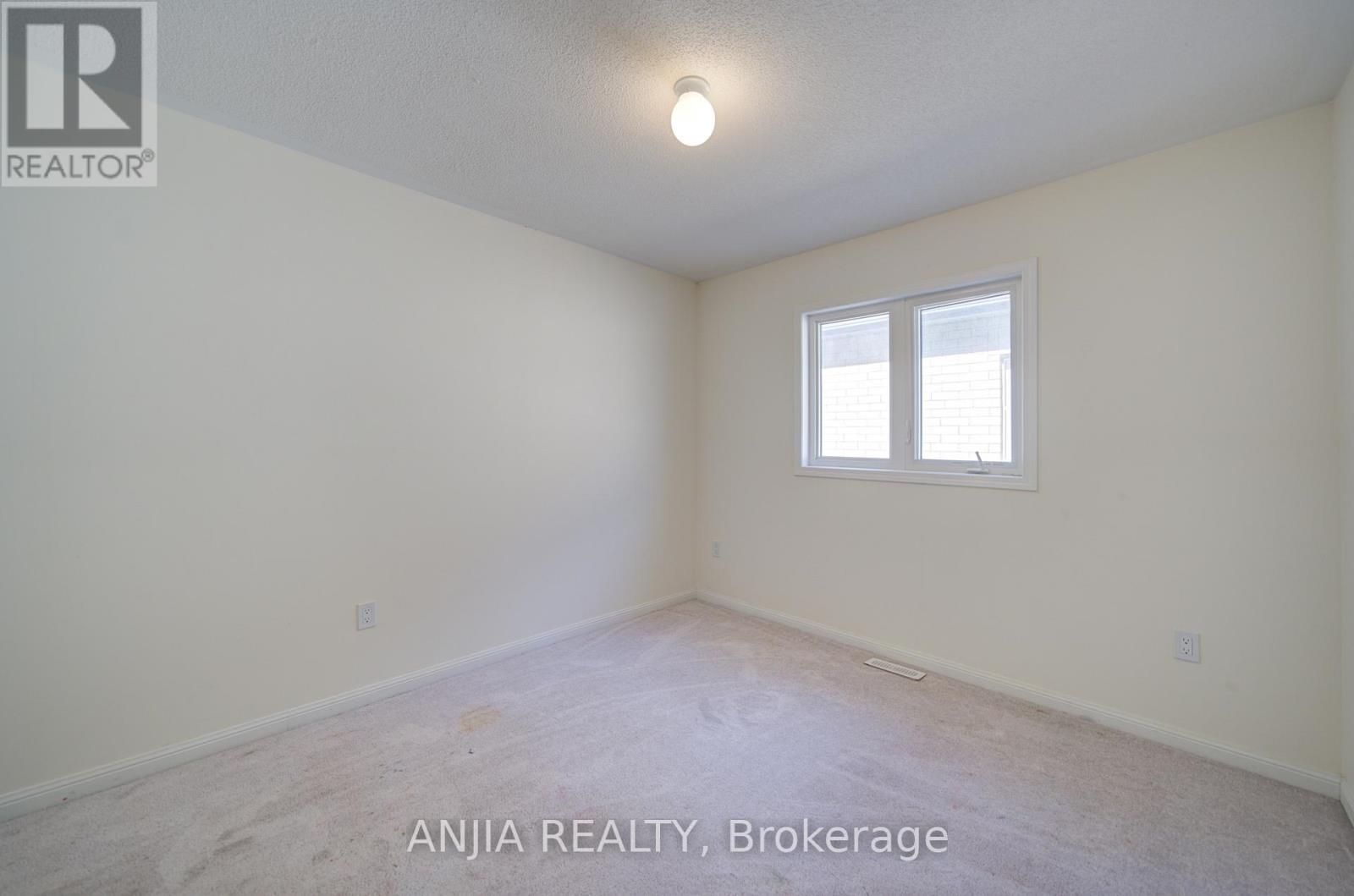 9 CLIFF THOMPSON COURT - 35