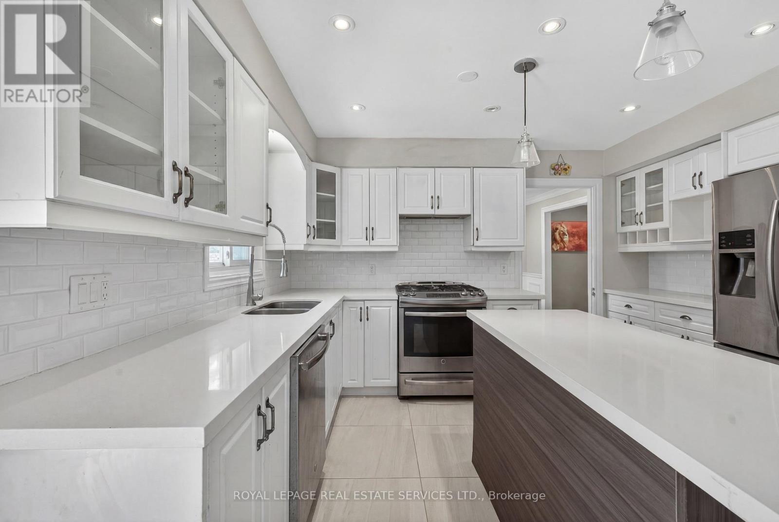 28 WOOTTEN WAY