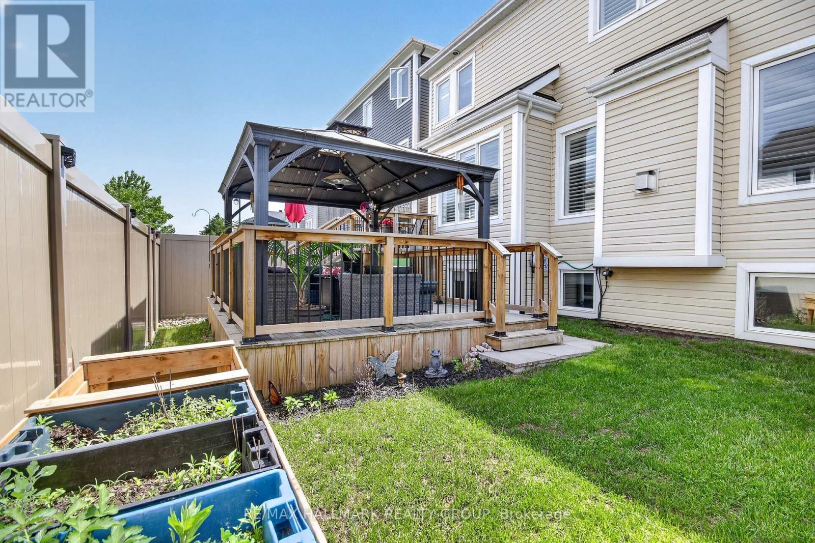 33 SUMMITVIEW DRIVE - 40