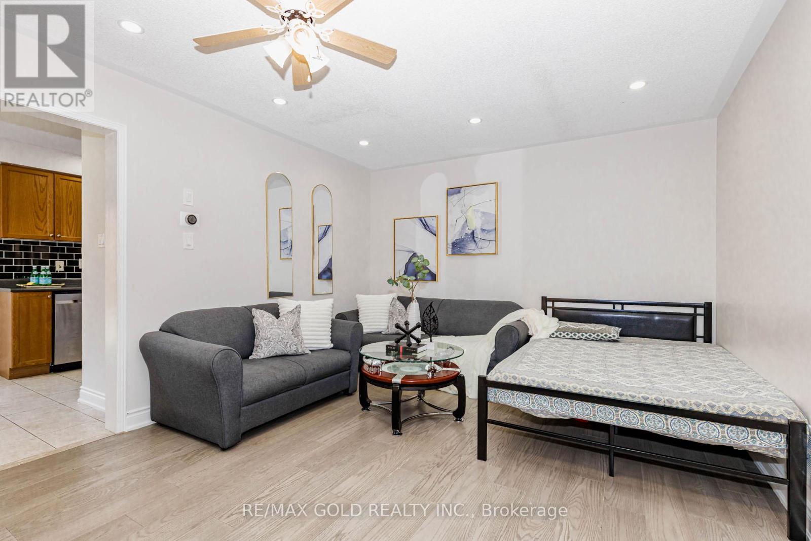 48 SUGARBERRY DRIVE - 6