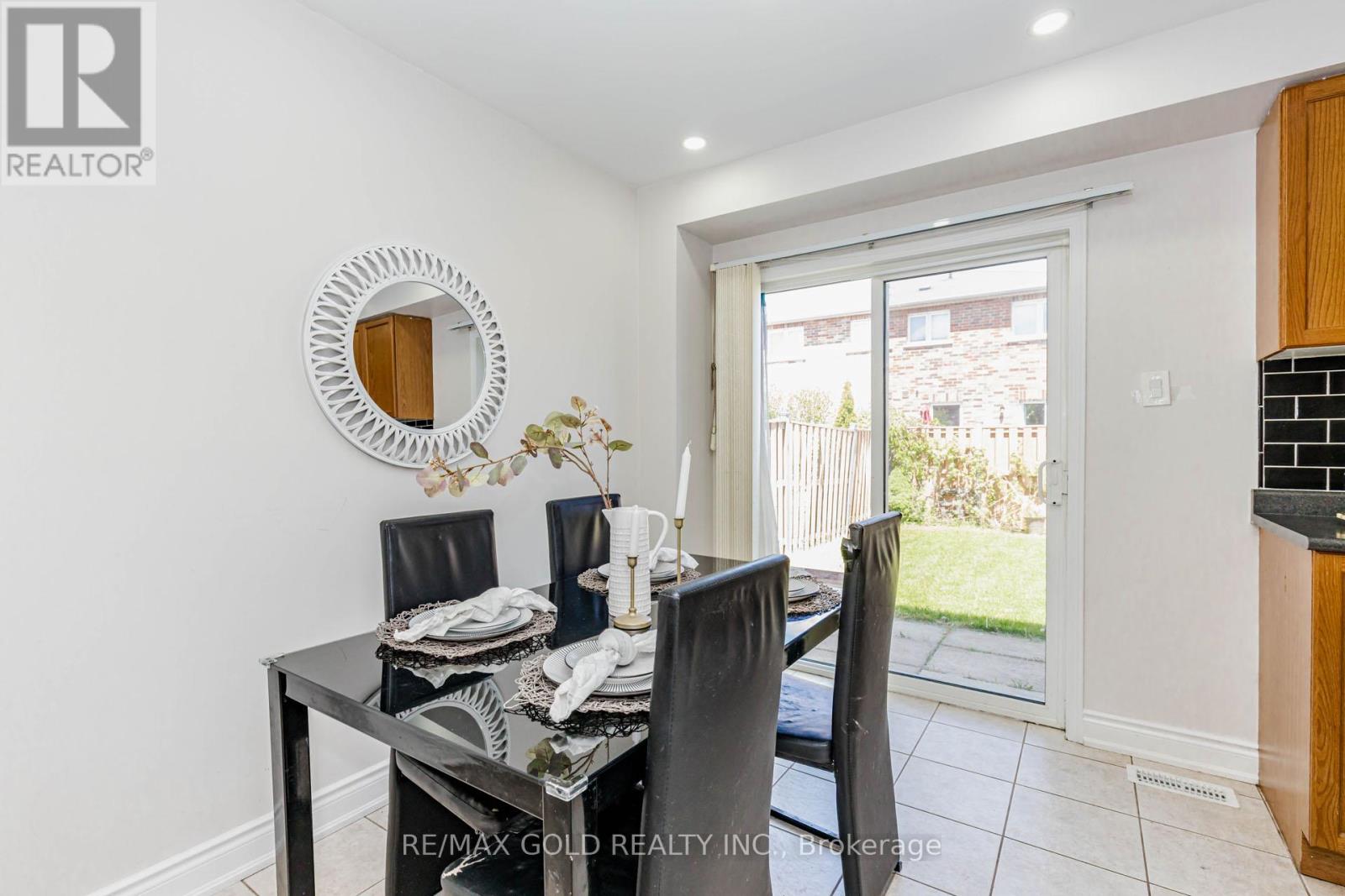 48 SUGARBERRY DRIVE - 11