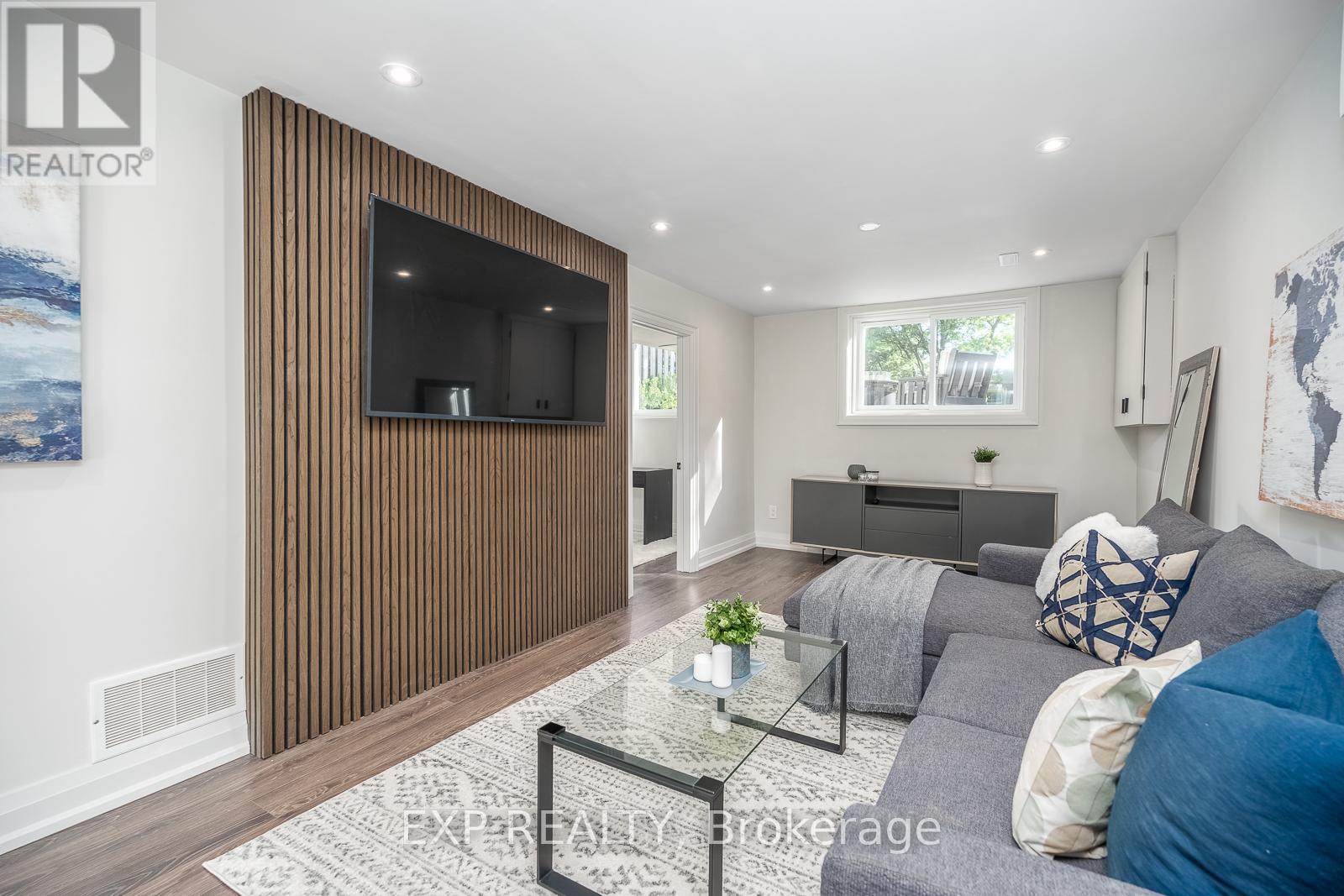 1856 BONNYMEDE DRIVE - 23