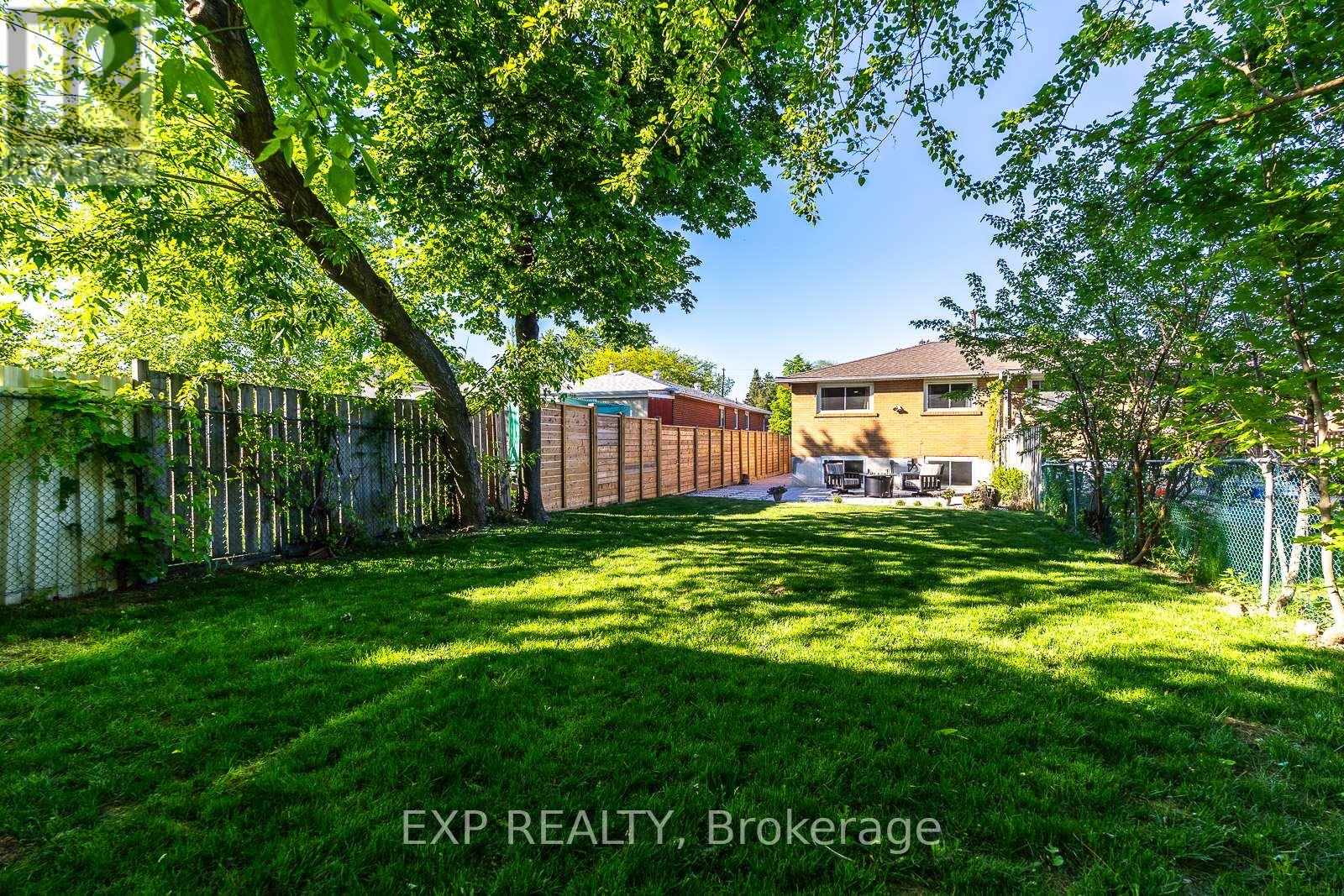 1856 BONNYMEDE DRIVE - 33