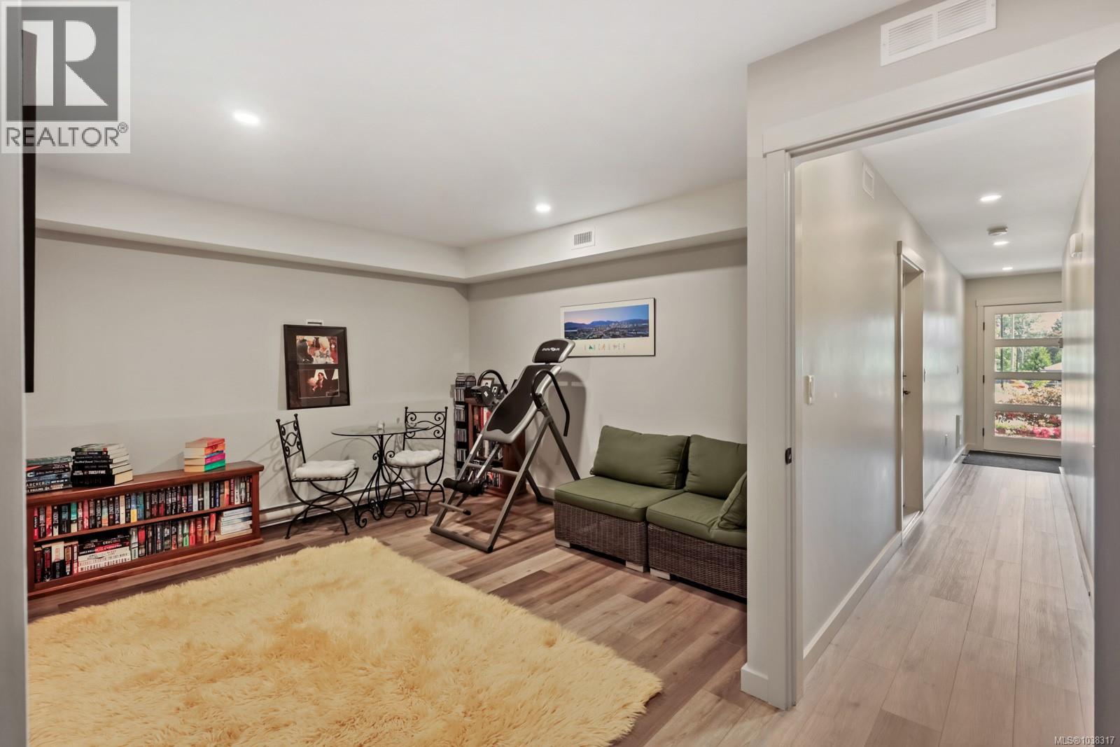 9 356 14th St, Courtenay