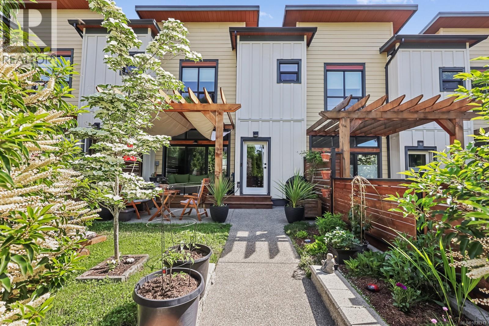 9 356 14th St, Courtenay