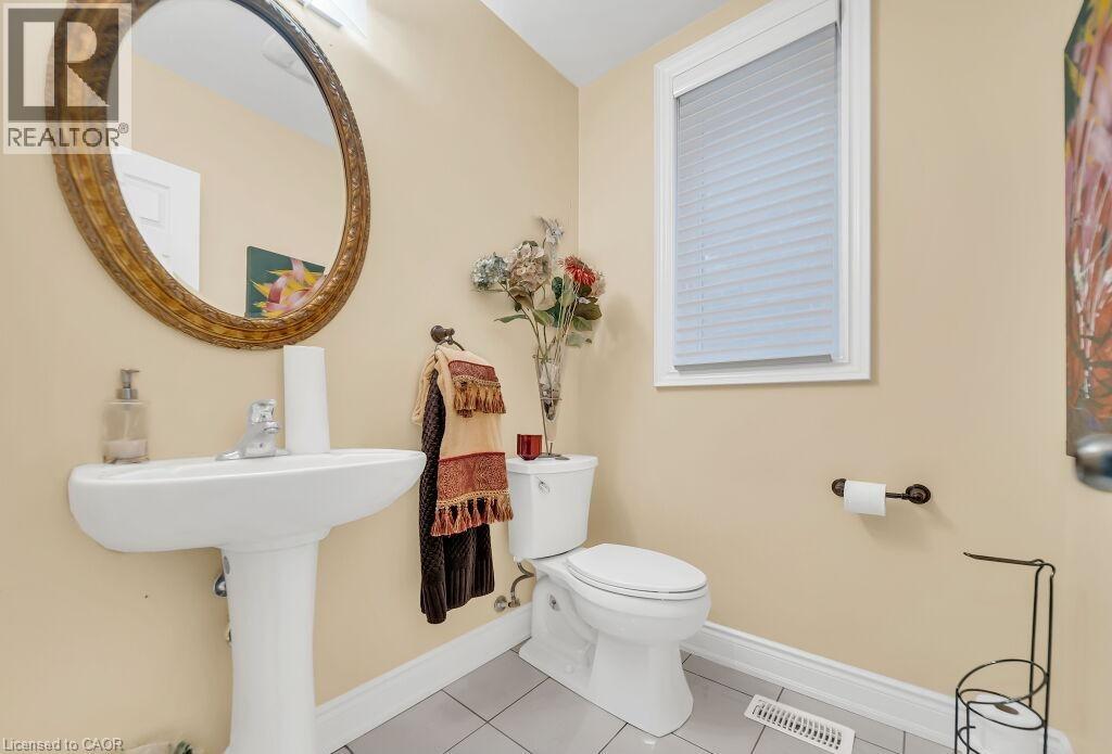35 WILMOT Road - 19