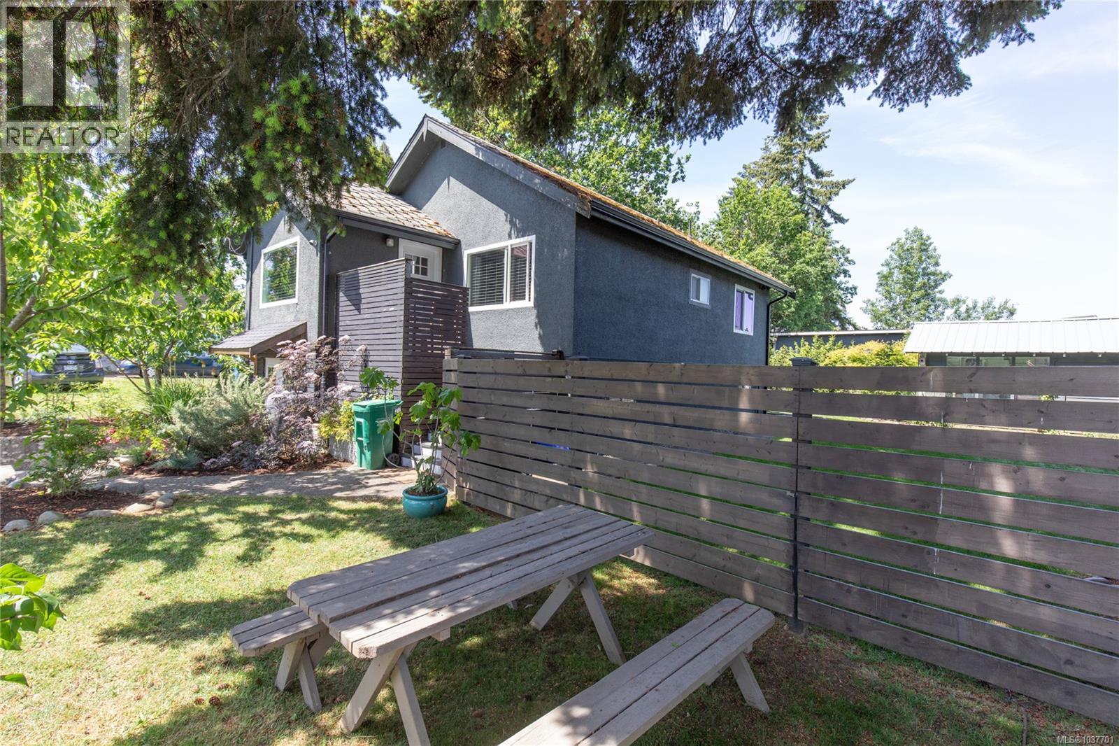 226 Harewood Rd, Nanaimo