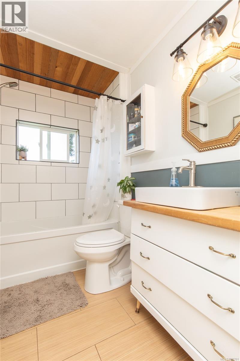 226 Harewood Rd, Nanaimo