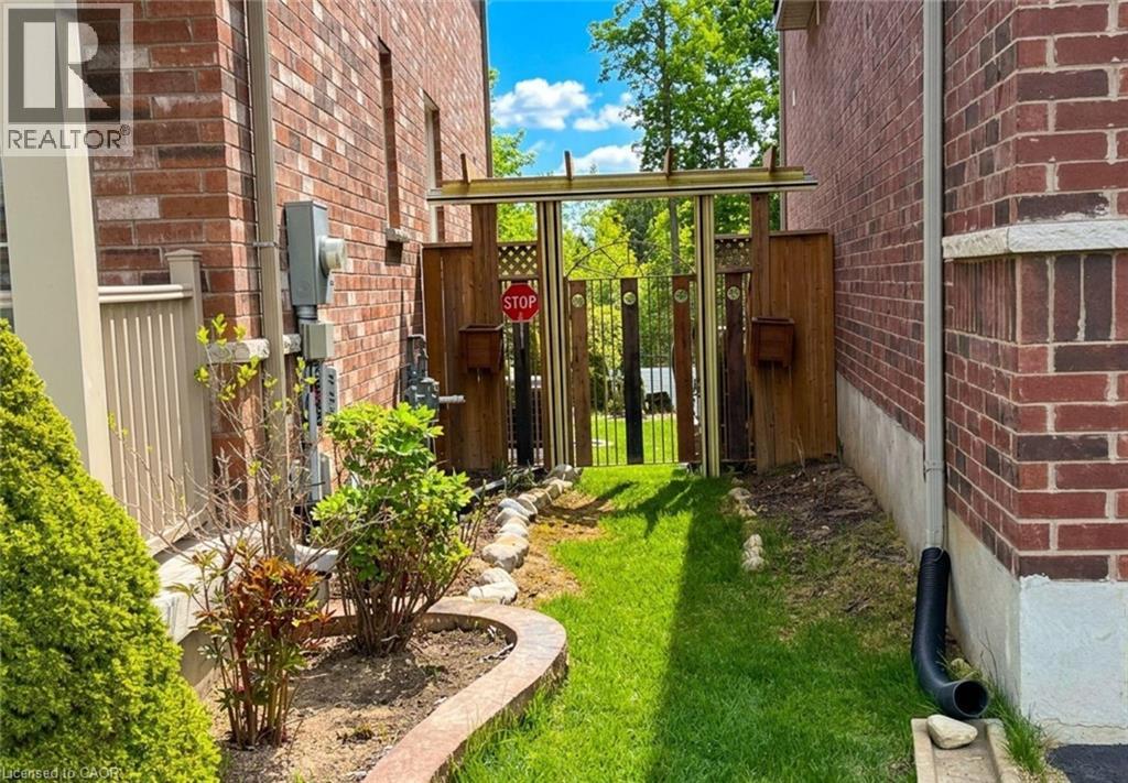 35 WILMOT Road - 45