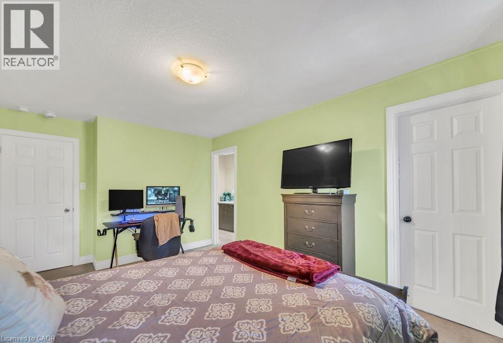 35 WILMOT Road - 35
