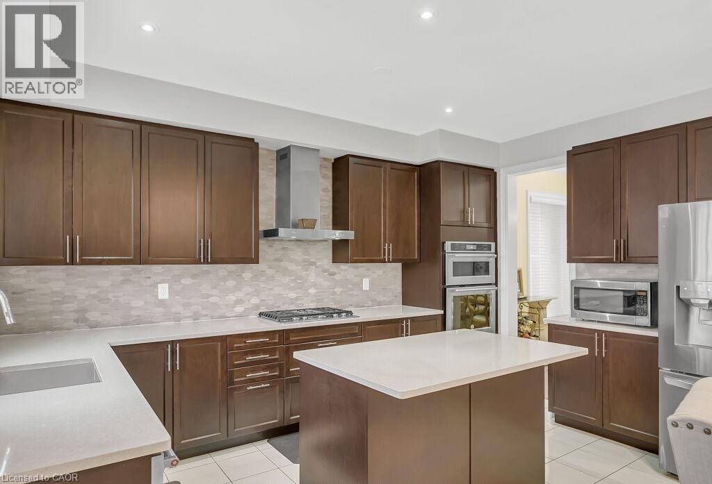 35 WILMOT Road - 11
