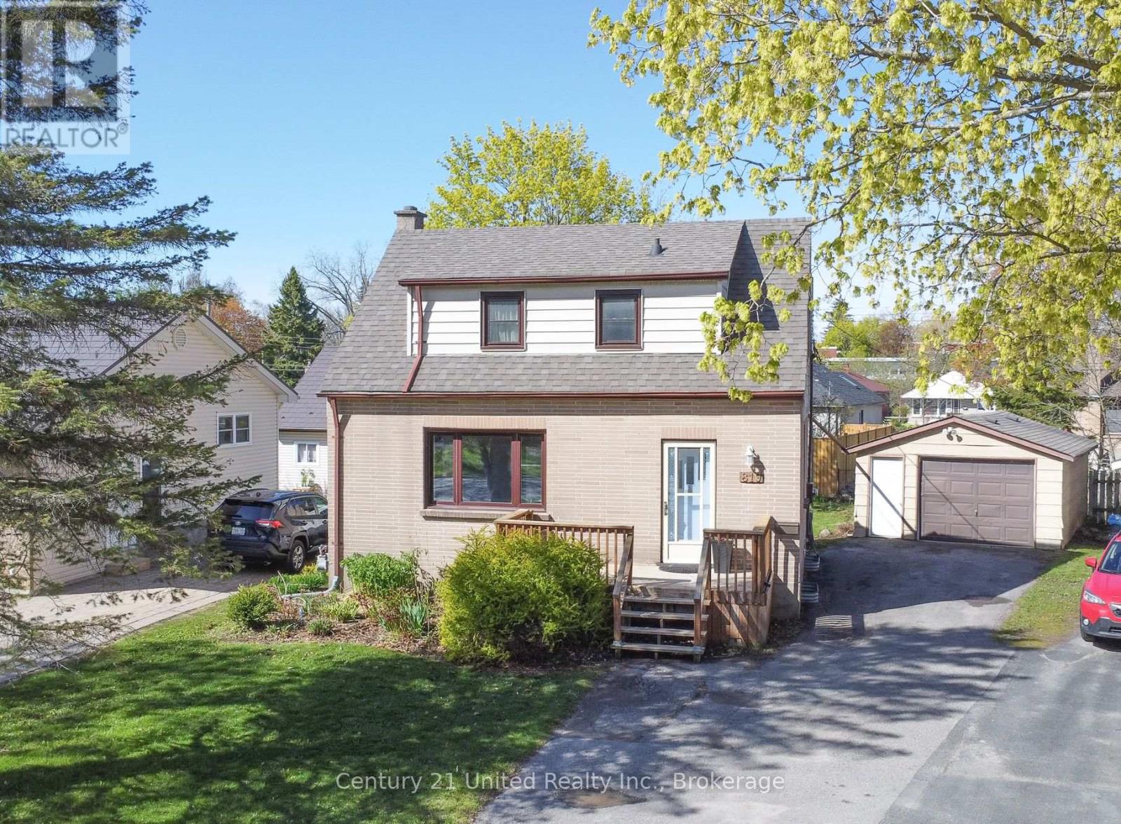 819 ARGYLE STREET - 1