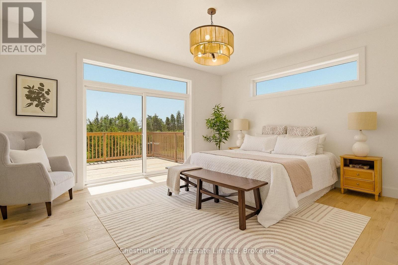 2621 VICTORIA ROAD - 23
