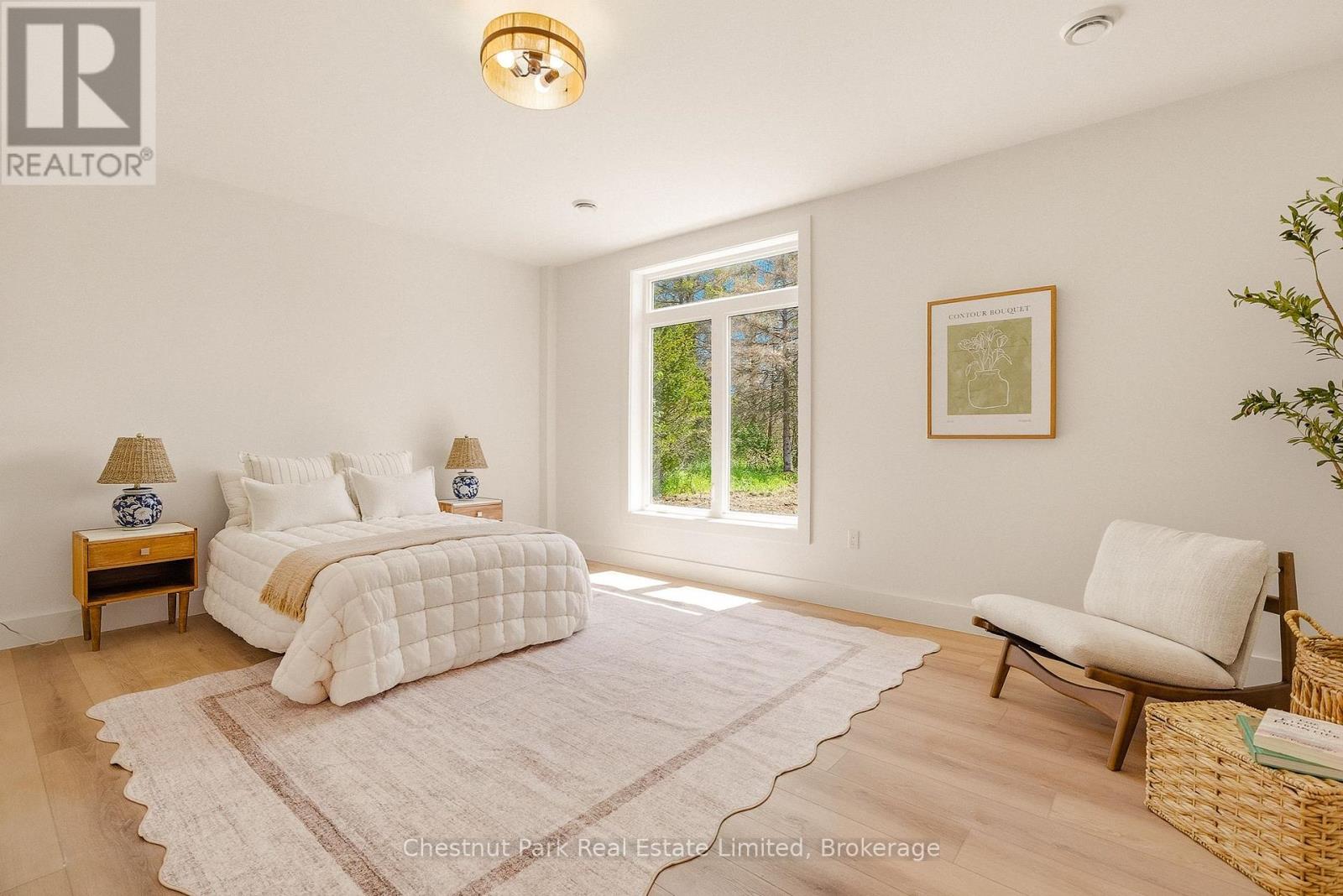 2621 VICTORIA ROAD - 41