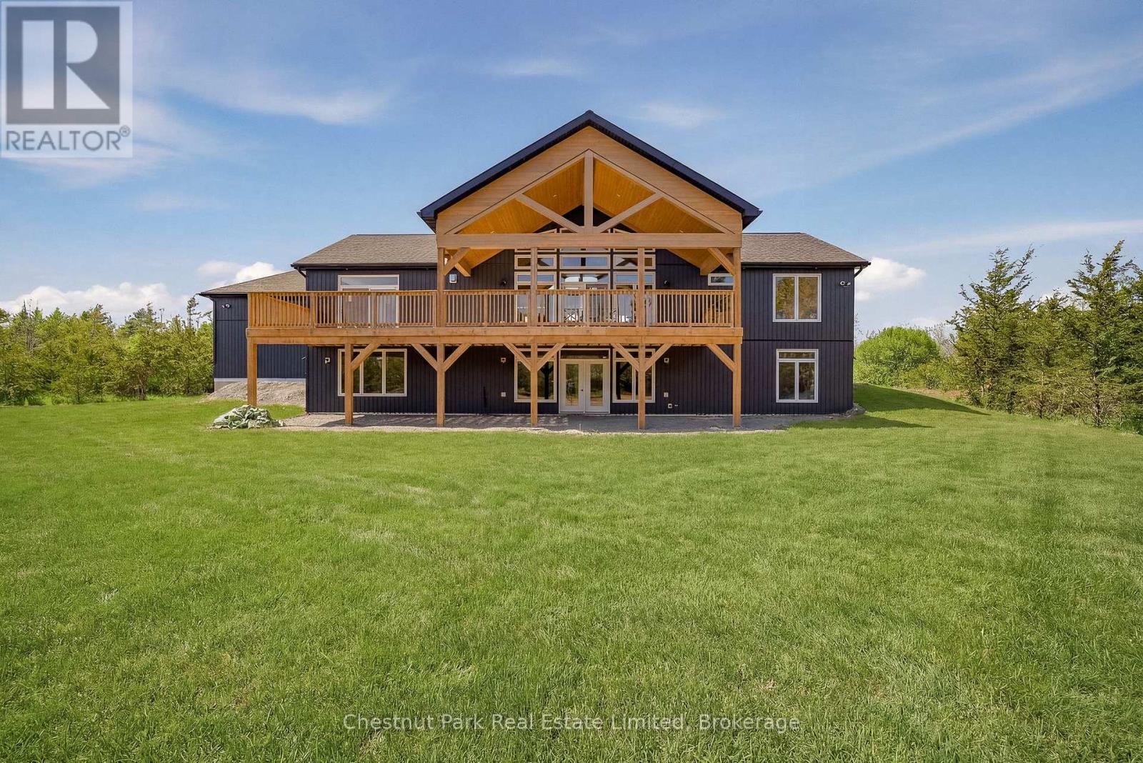 2621 VICTORIA ROAD - 46