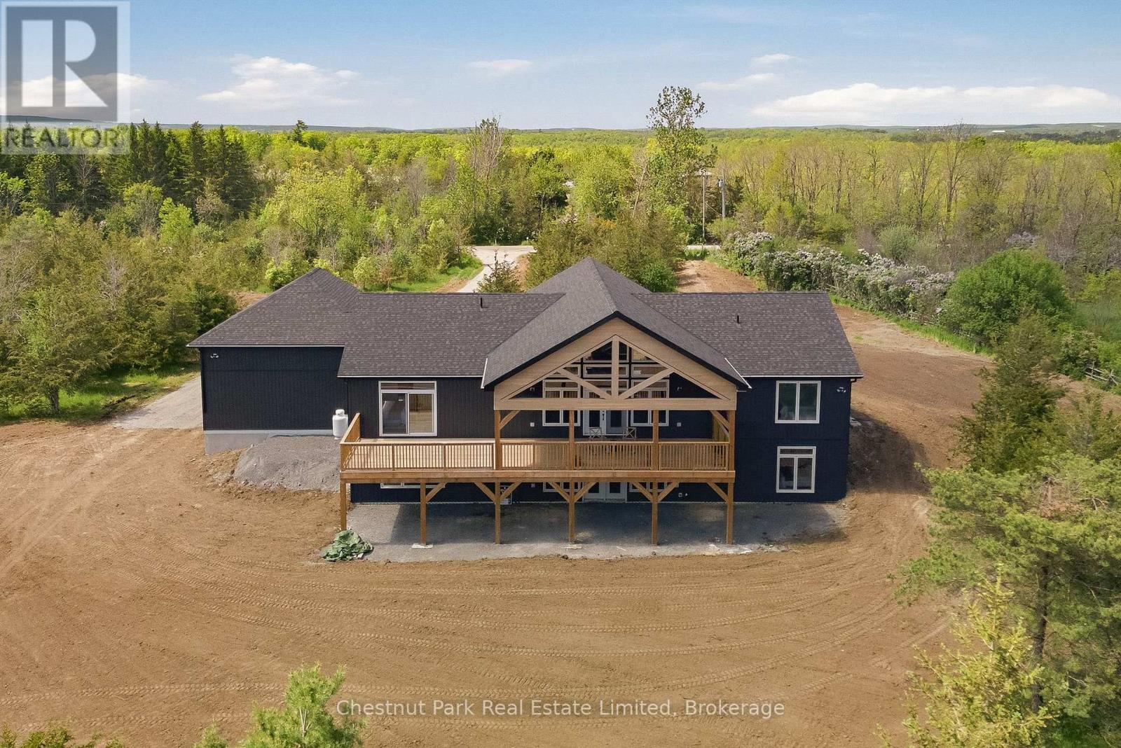 2621 VICTORIA ROAD - 47