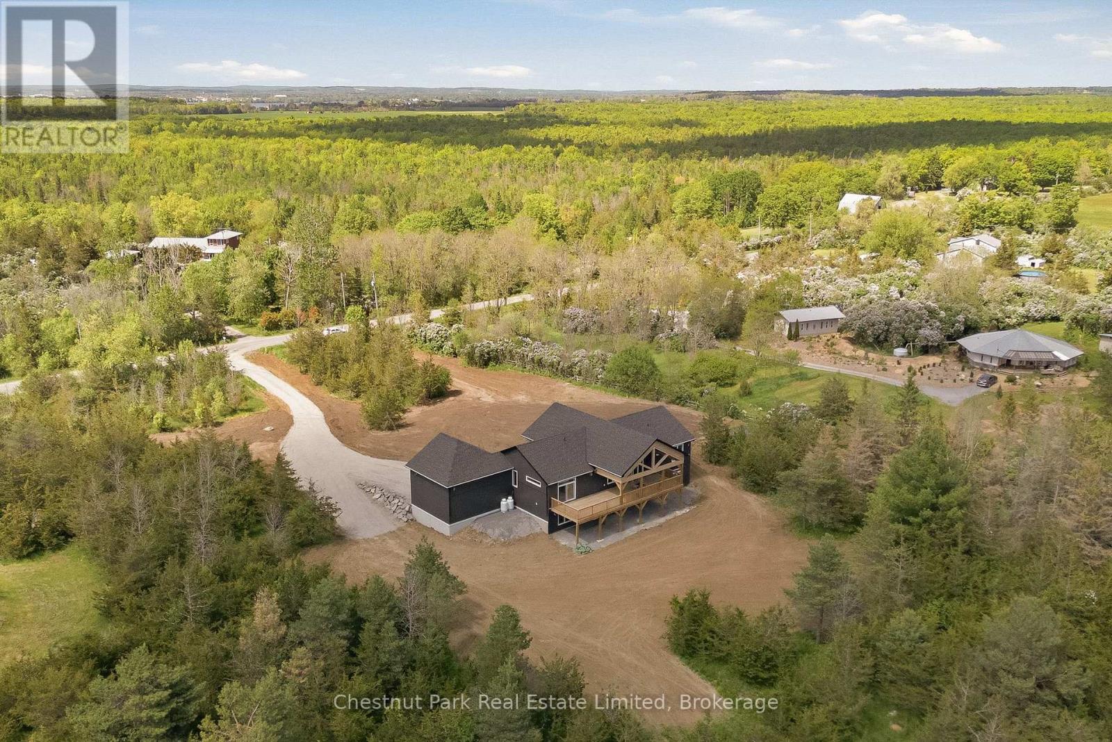 2621 VICTORIA ROAD - 50
