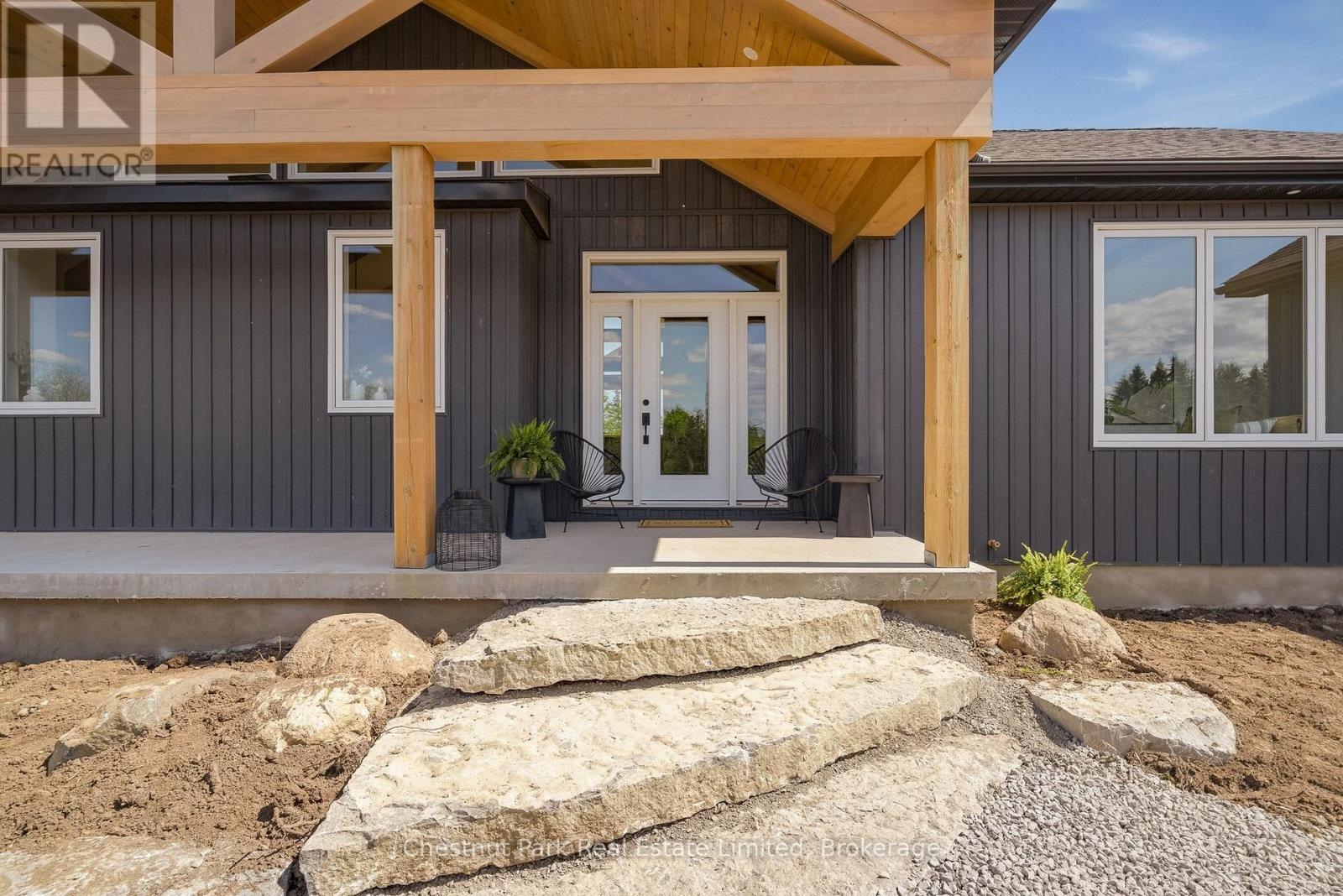 2621 VICTORIA ROAD - 7