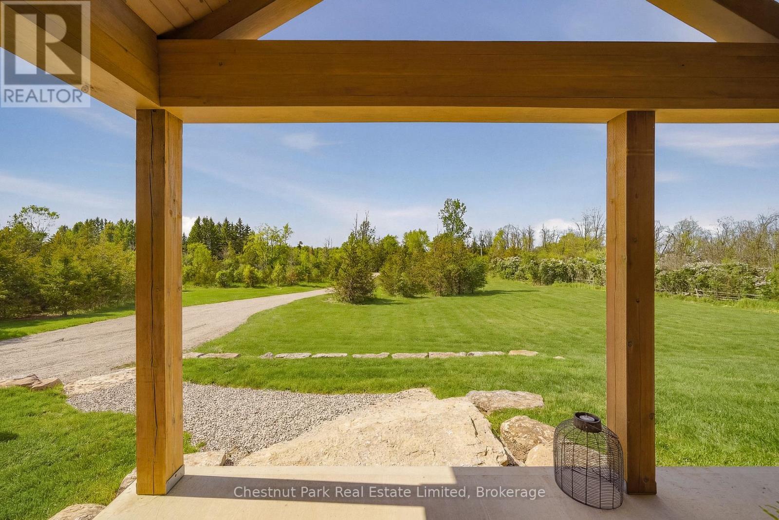 2621 VICTORIA ROAD - 8