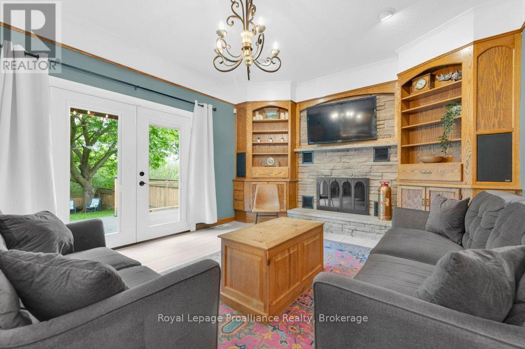 28 BRIARWOOD CRESCENT - 18