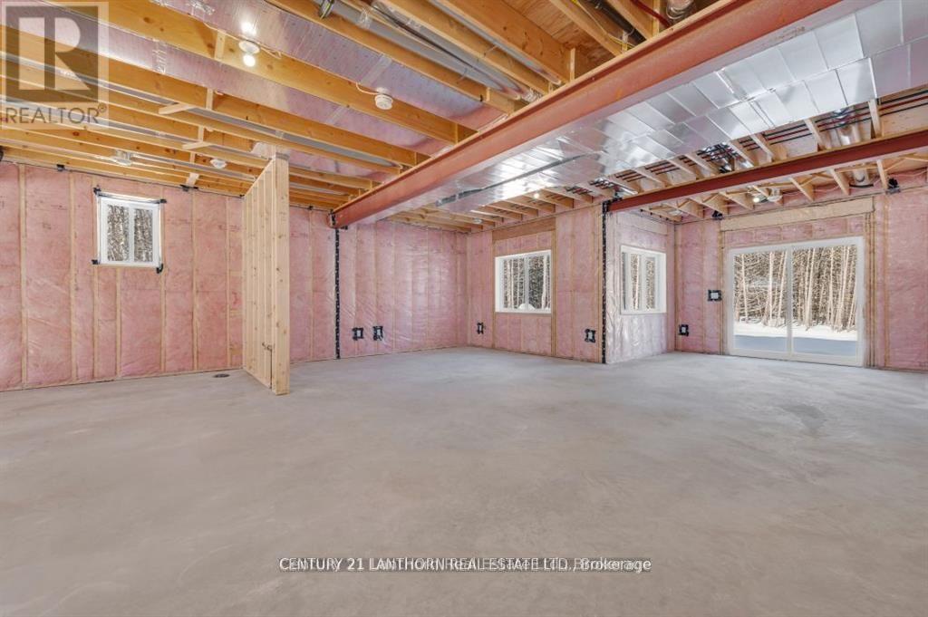 1039 CROOKSTON ROAD - 21