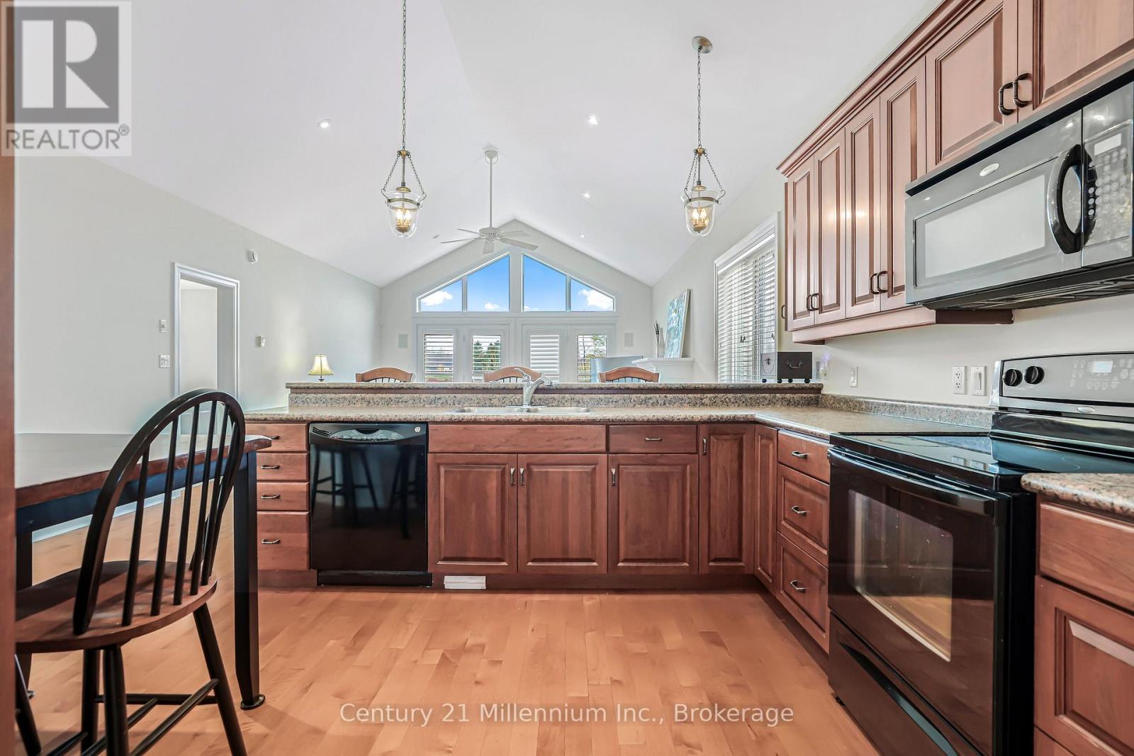 6 GLEN ABBEY COURT - 18