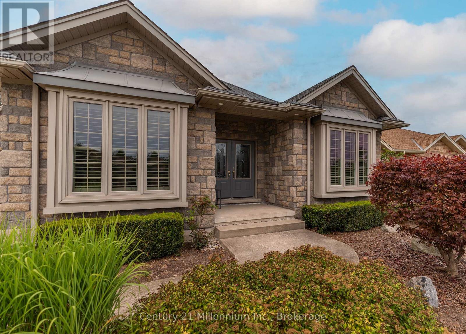 6 GLEN ABBEY COURT - 6