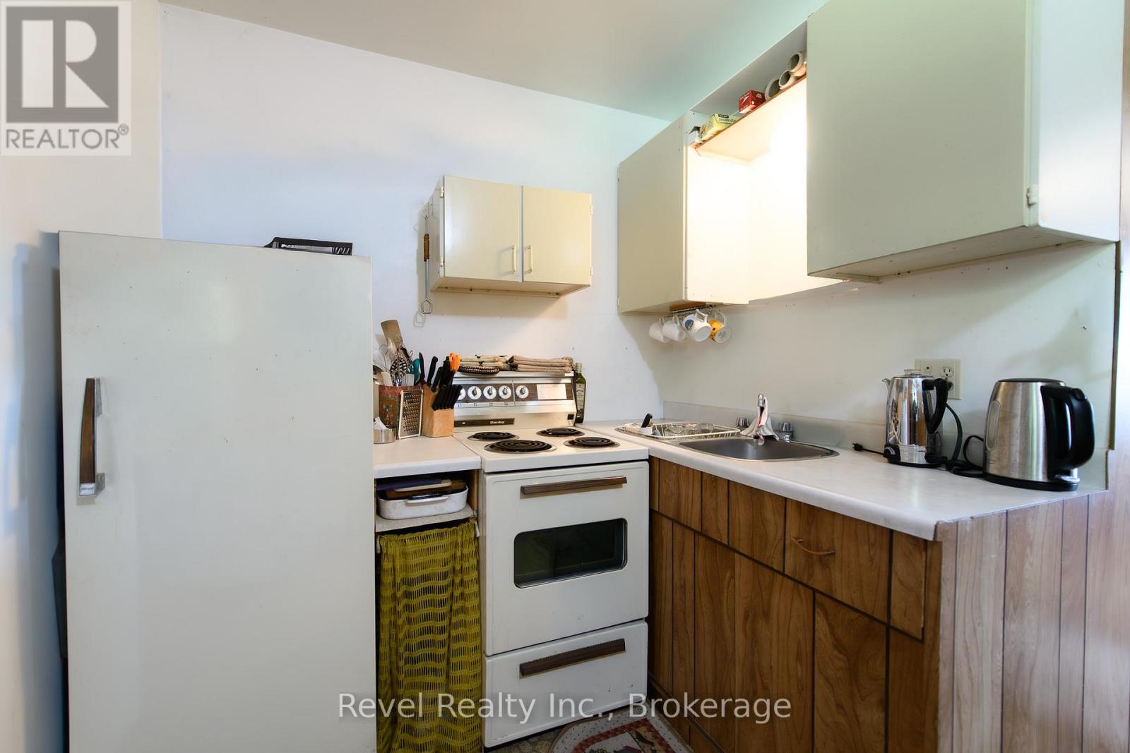 123 MACDONALDS ROAD - 4