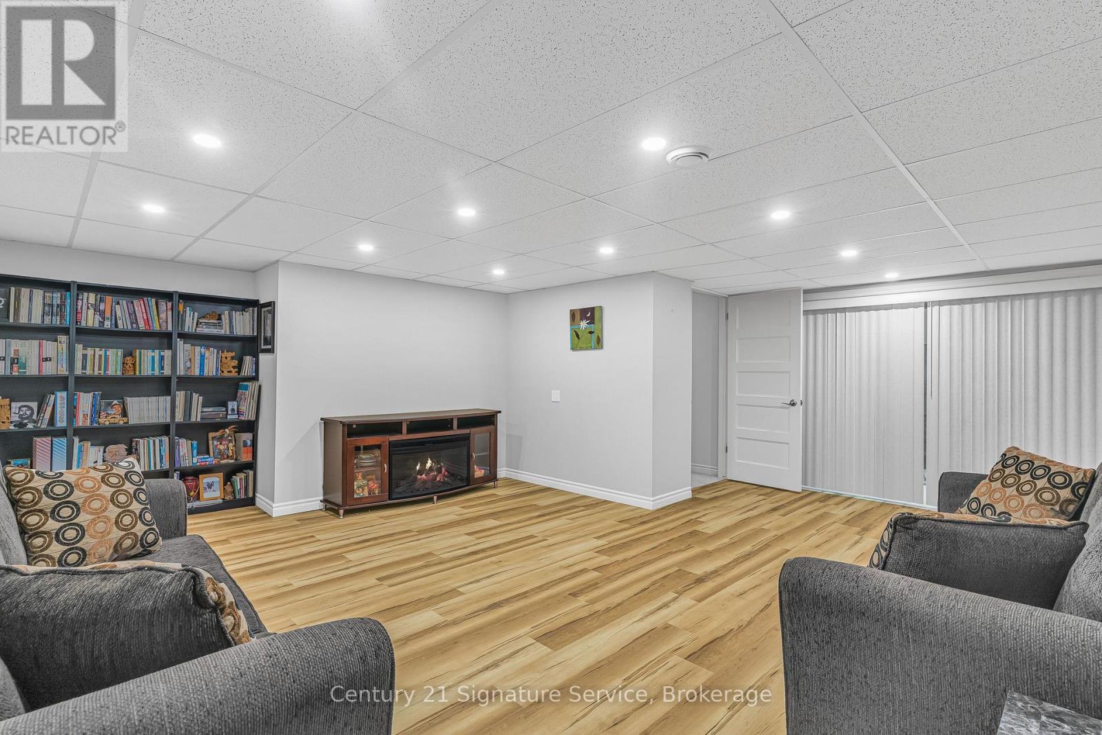 16 GAISER ROAD - 32