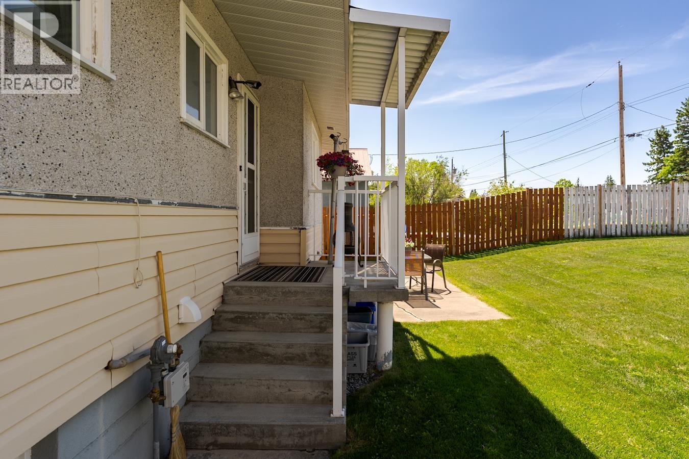 Photo 10 of 36 — 777 GILLETT STREET · Prince George, BC