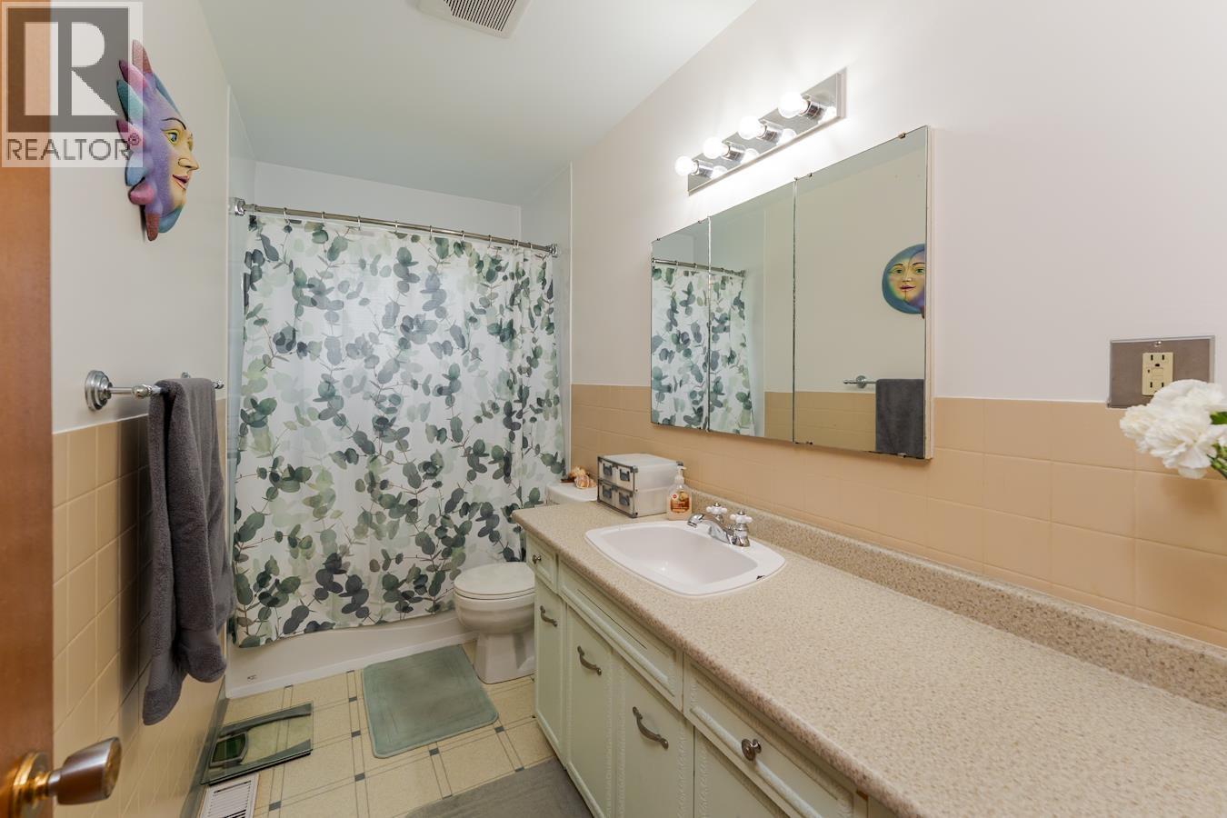 777 GILLETT STREET - 24