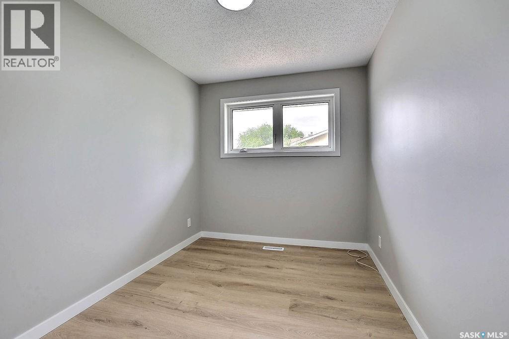35 Chase CRESCENT - 11