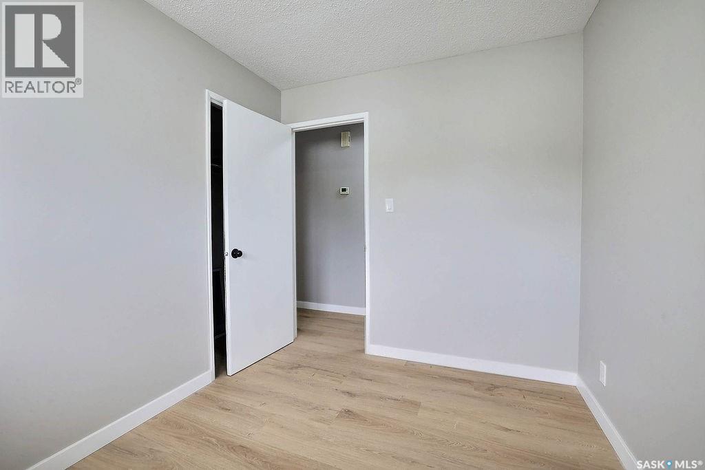 35 Chase CRESCENT - 12