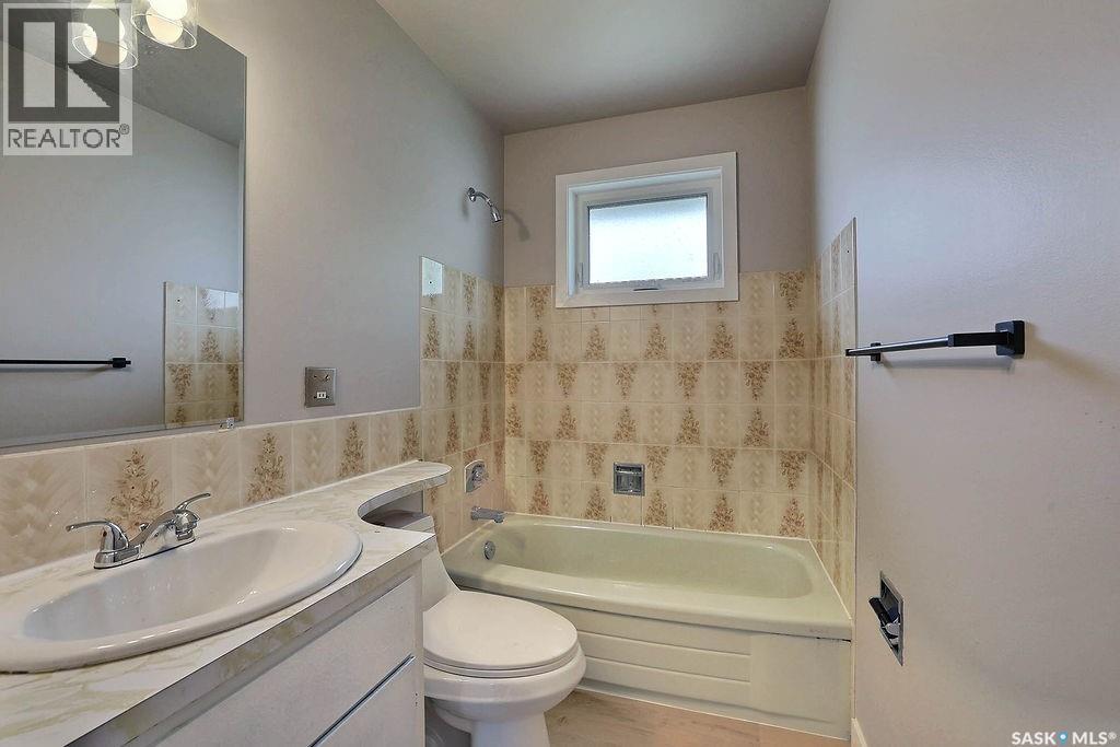 35 Chase CRESCENT - 13
