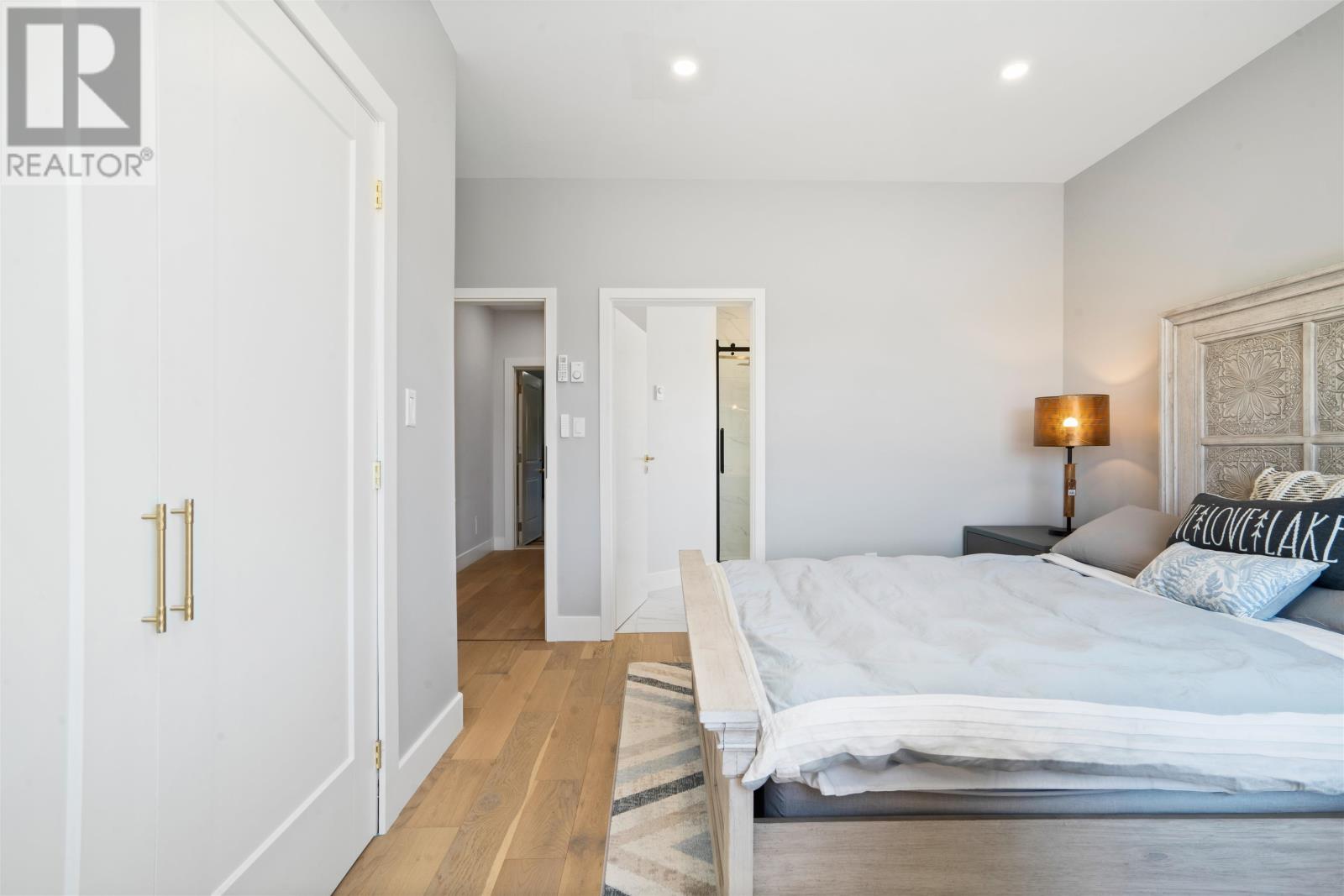 130 MacCallum Drive - 27