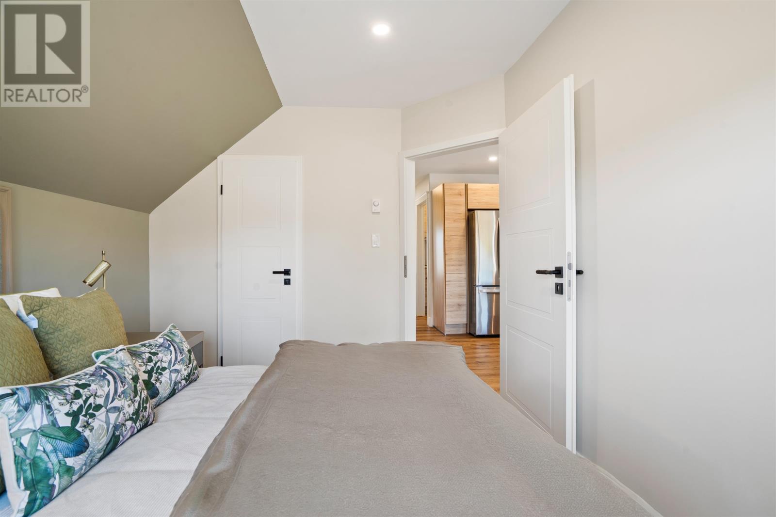 130 MacCallum Drive - 43