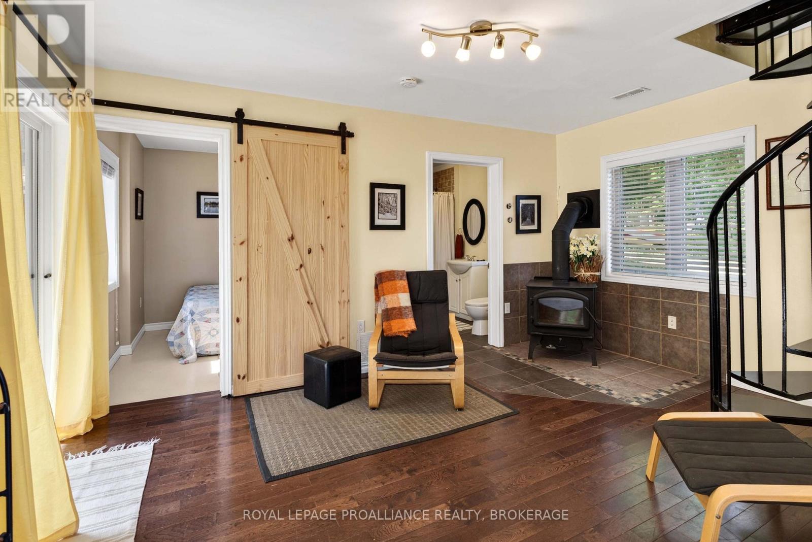 1004C PUBLIC BEACH ROAD - 38